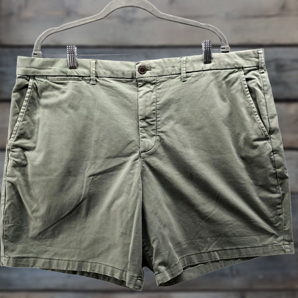 Gap VINTAGE Gap 8'' Chino Shorts Mens 40 Spring Leaf Green Flat Front Stretch Pants Shorts Chino Casual Mens 40 Green Size US 40 / EU 56 - 1 Thumbnail