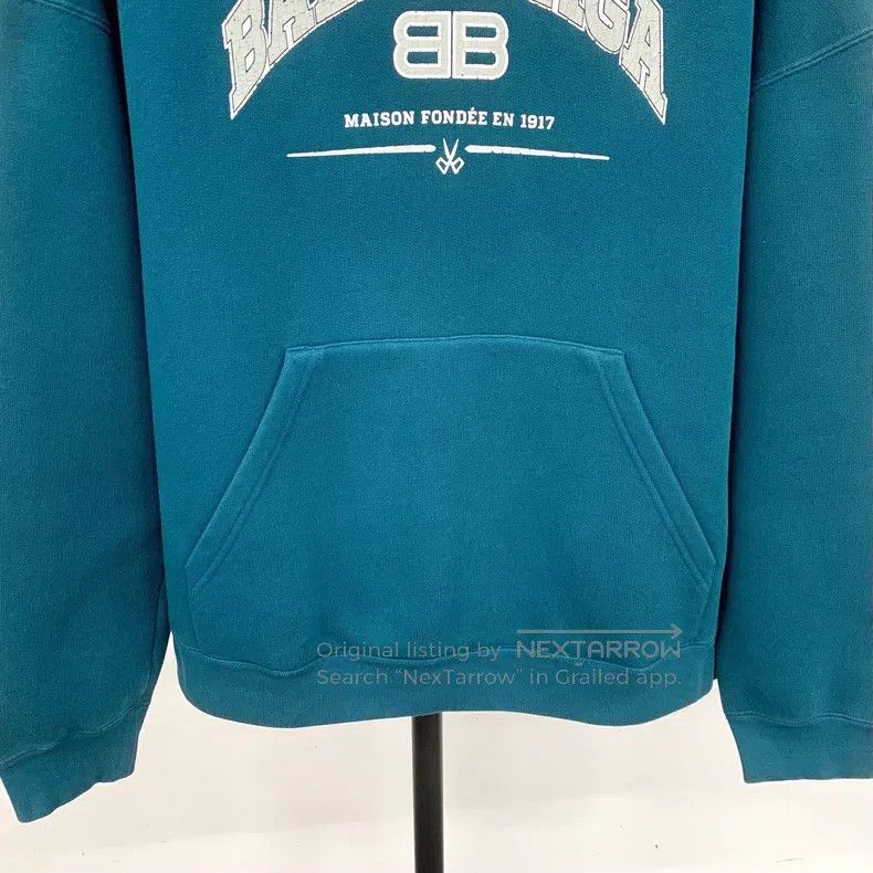 Balenciaga Balenciaga Letter logo hooded long-sleeve sweatshirt Size US M / EU 48-50 / 2 - 4 Thumbnail