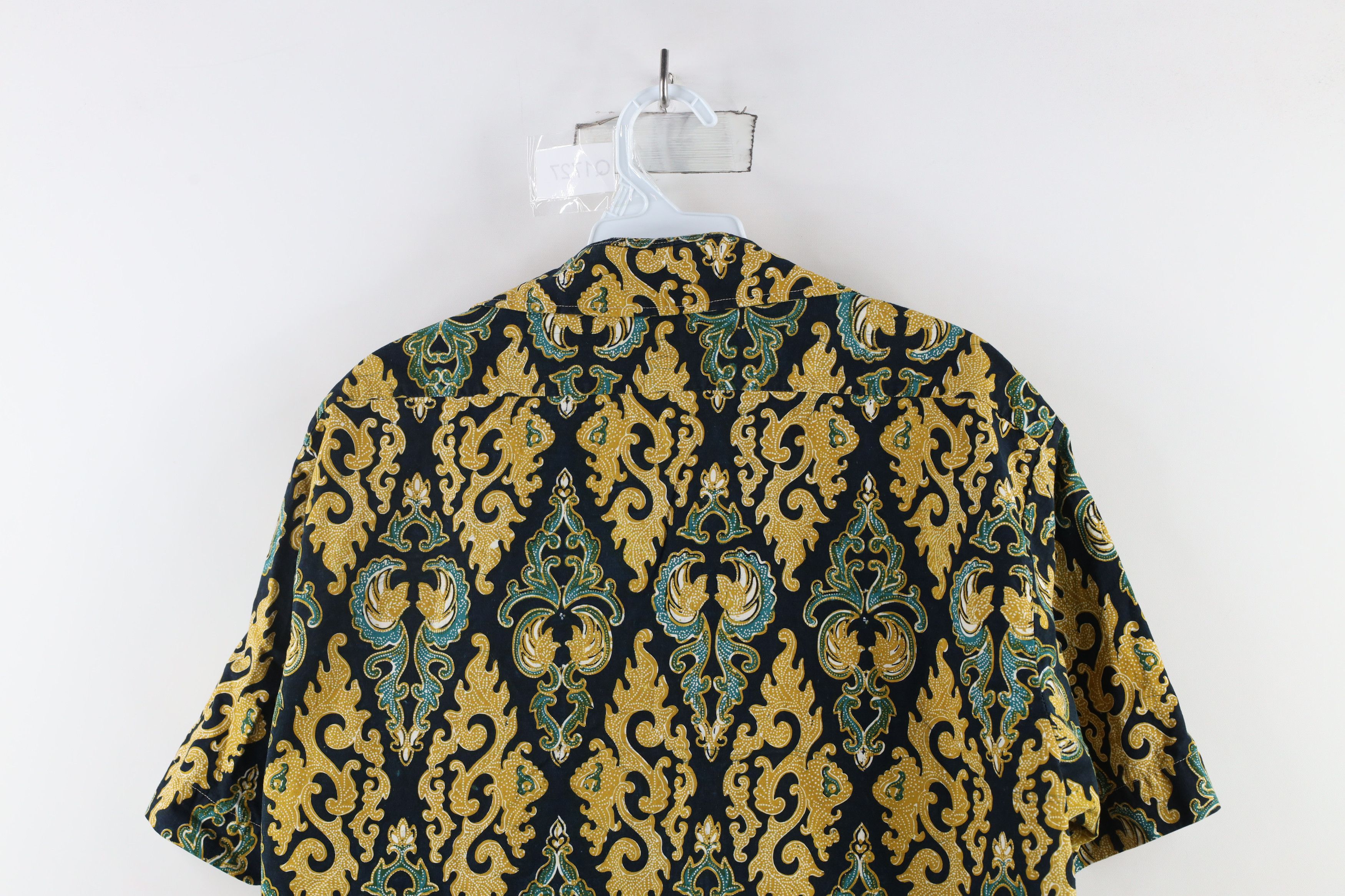 Vintage Vintage 70s Streetwear Geometric Short Sleeve Button Shirt Size US XL / EU 56 / 4 - 9 Thumbnail