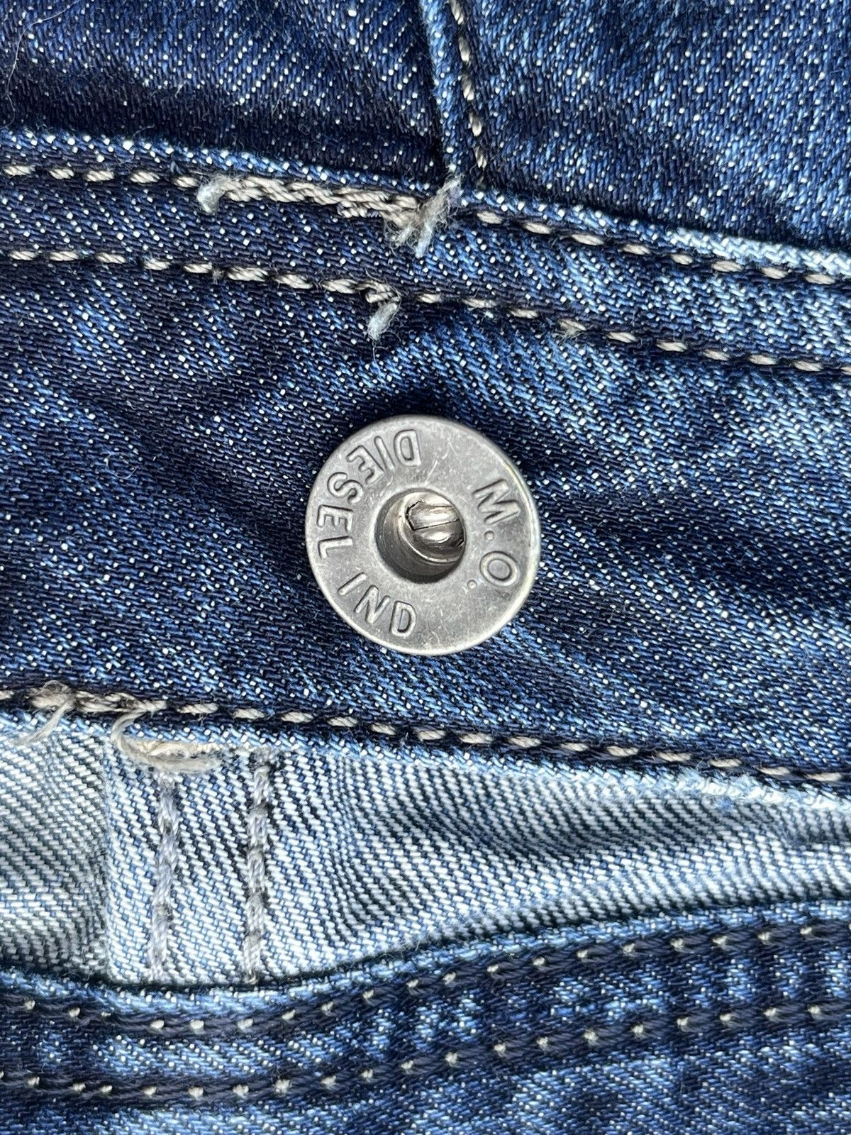 Diesel Vintage Diesel Destroy Buttonfly Blue Washed Straight Jeans Size US 31 - 8 Thumbnail