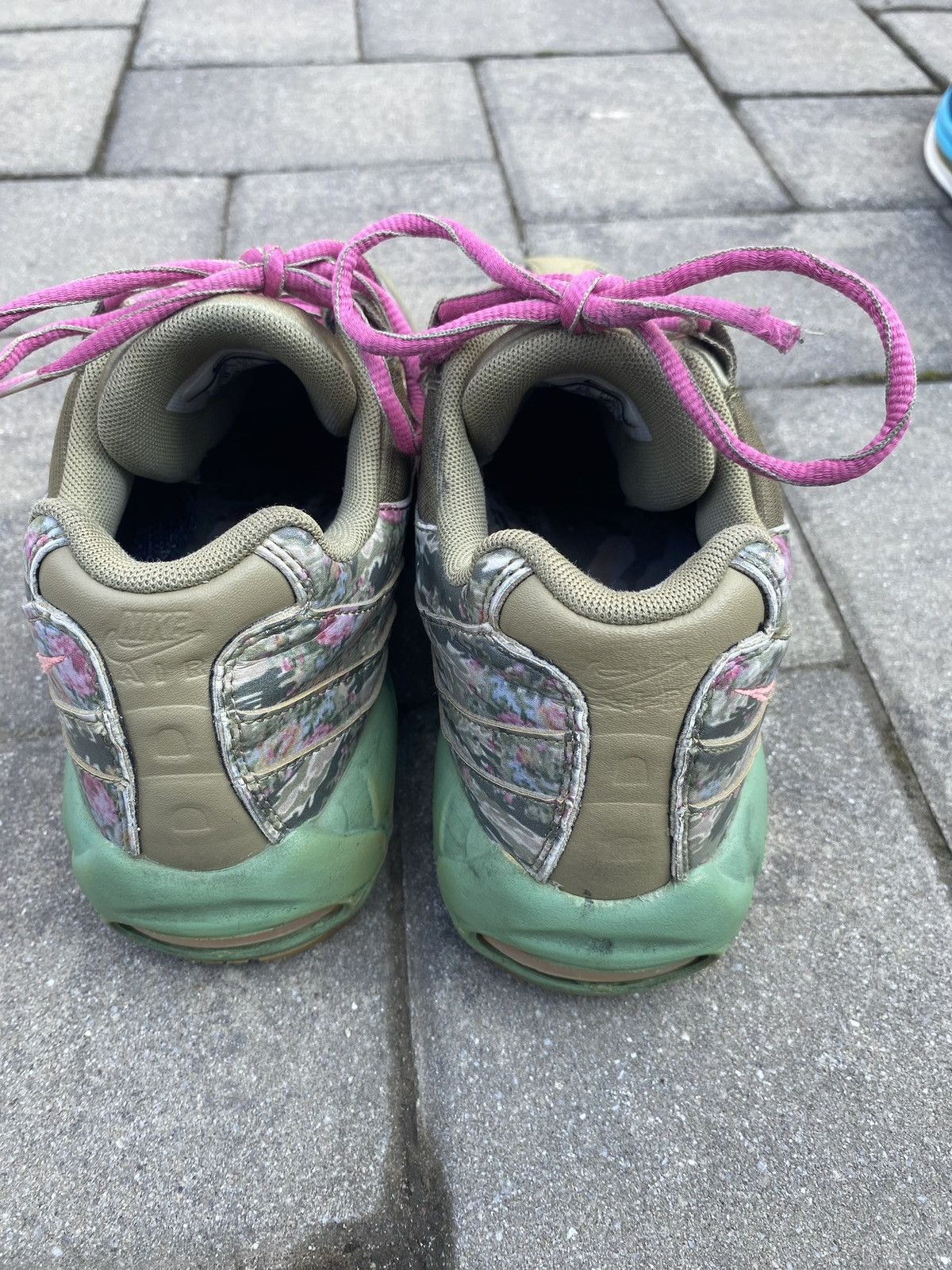Nike Wmns Nike Air Max 95 ‘Floral Camo’ Size US 9 / EU 42 - 5 Thumbnail