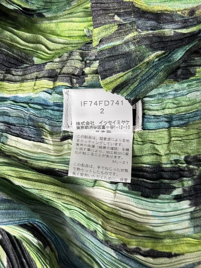 Issey Miyake Issey Miyake Green oil painting dragon whisker buttoned to Size M / US 6-8 / IT 42-44 - 6 Thumbnail
