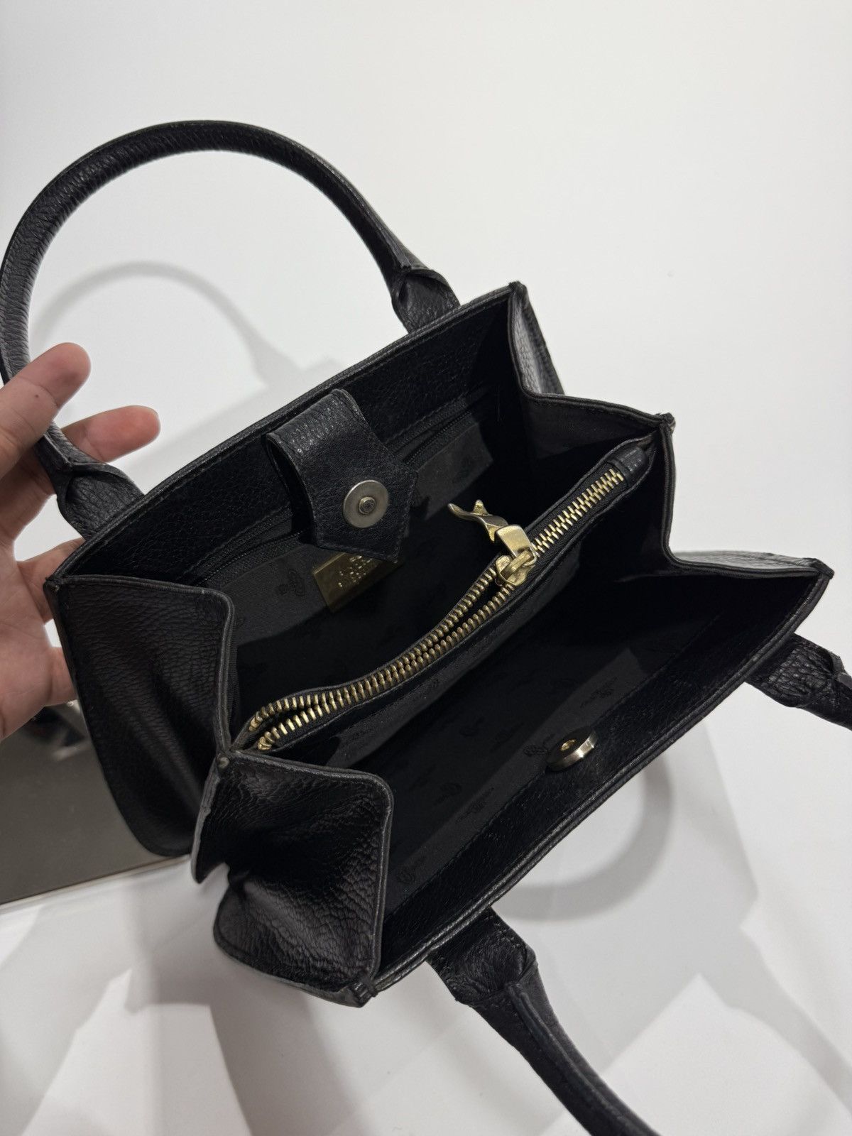 Vivienne Westwood Vivienne Westwood Orb Black Leather Hand Bag Size ONE SIZE - 9 Thumbnail