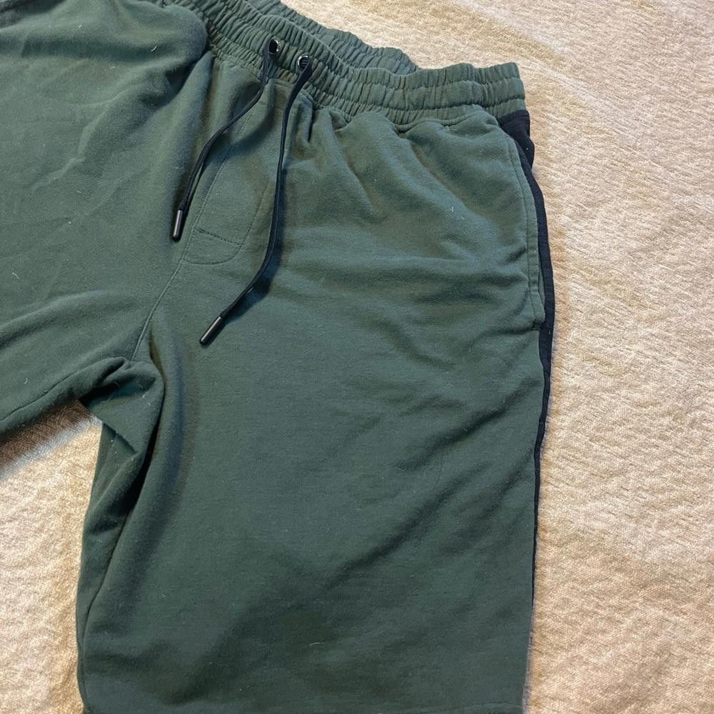 Calvin Klein Calvin Klein army green shorts large Size 36" / US 14 / IT 50 - 3 Thumbnail