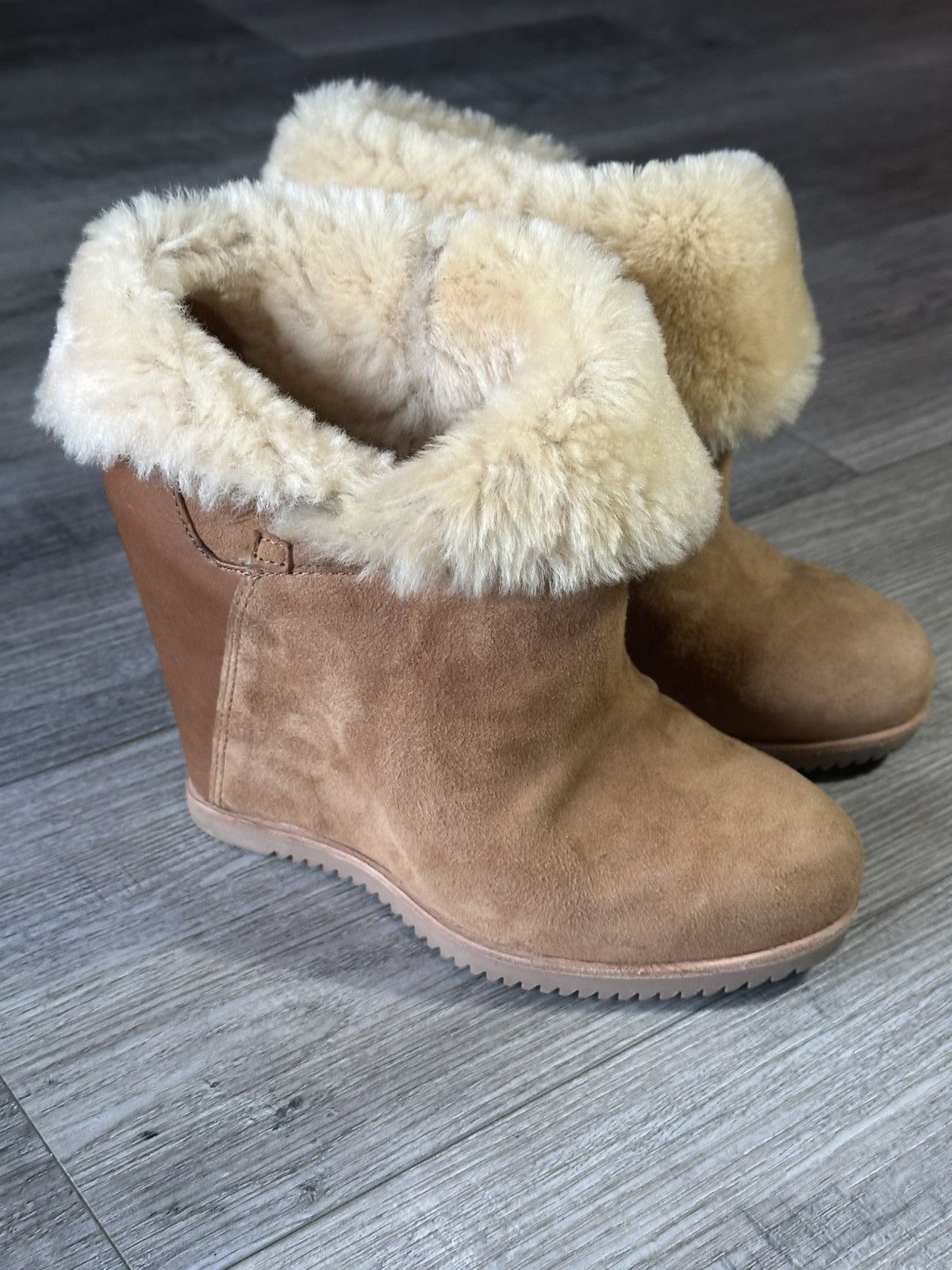 Ugg UGG Classic Mondri Cuff Wedge Boots Size US 6.5 / IT 36.5 - 4 Thumbnail