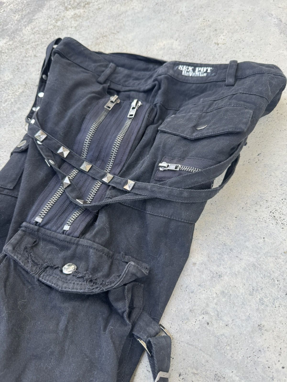 Sex Pot ReVeNGe 2000s Punk Sex Pot Revenge Bondage Pants 3/4 Pants Size US 32 / EU 48 - 10 Thumbnail