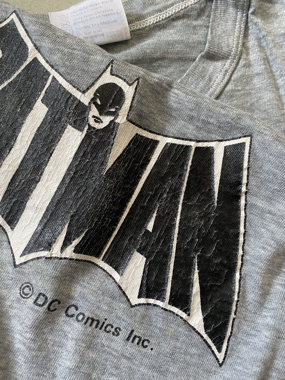Vintage VINTAGE DISTRESSED BATMAN TSHIRT Size US S / EU 44-46 / 1 - 9 Thumbnail