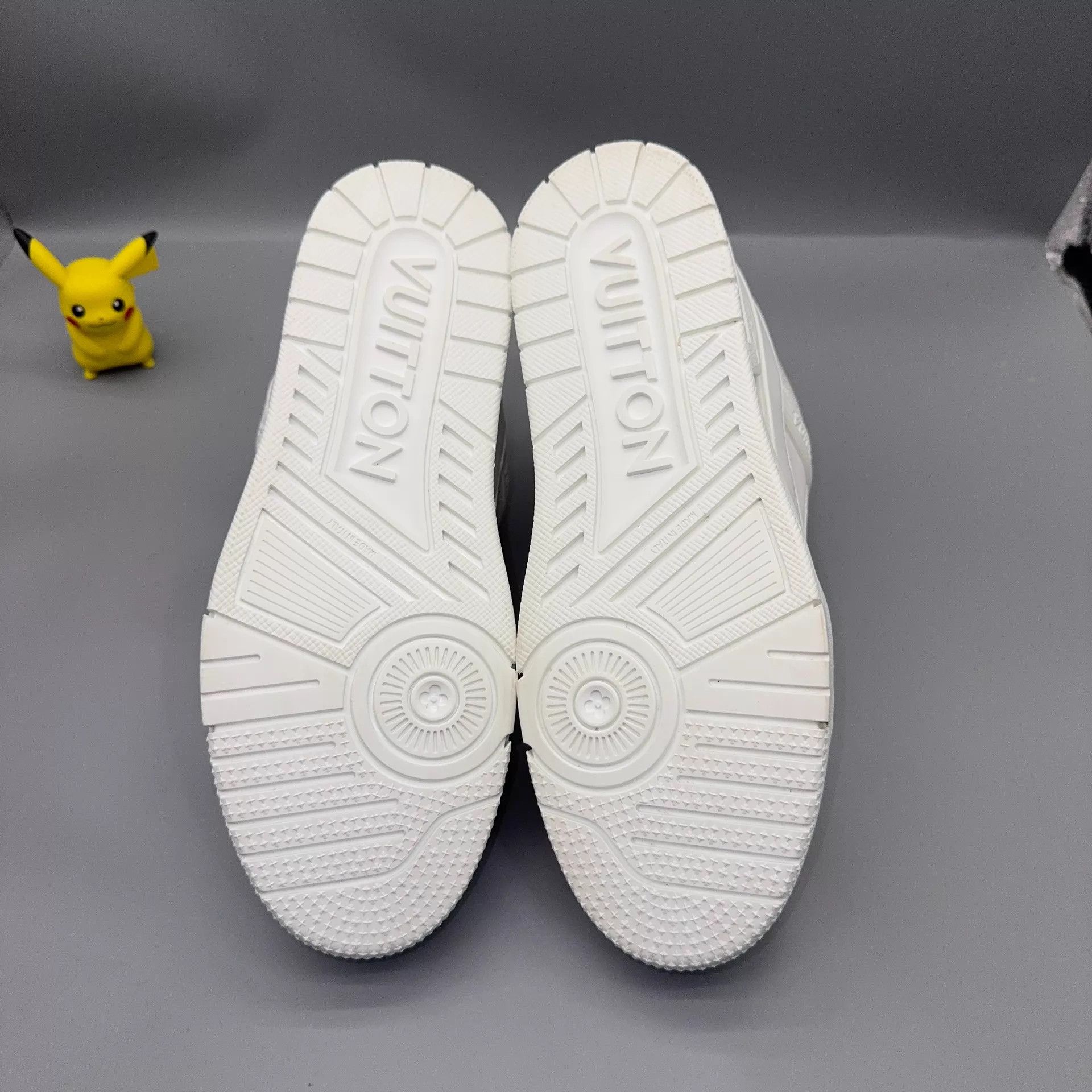 Louis Vuitton LOUIS VUITTON Trainer White 39.5 Size US 6.5 / EU 39-40 - 4 Thumbnail