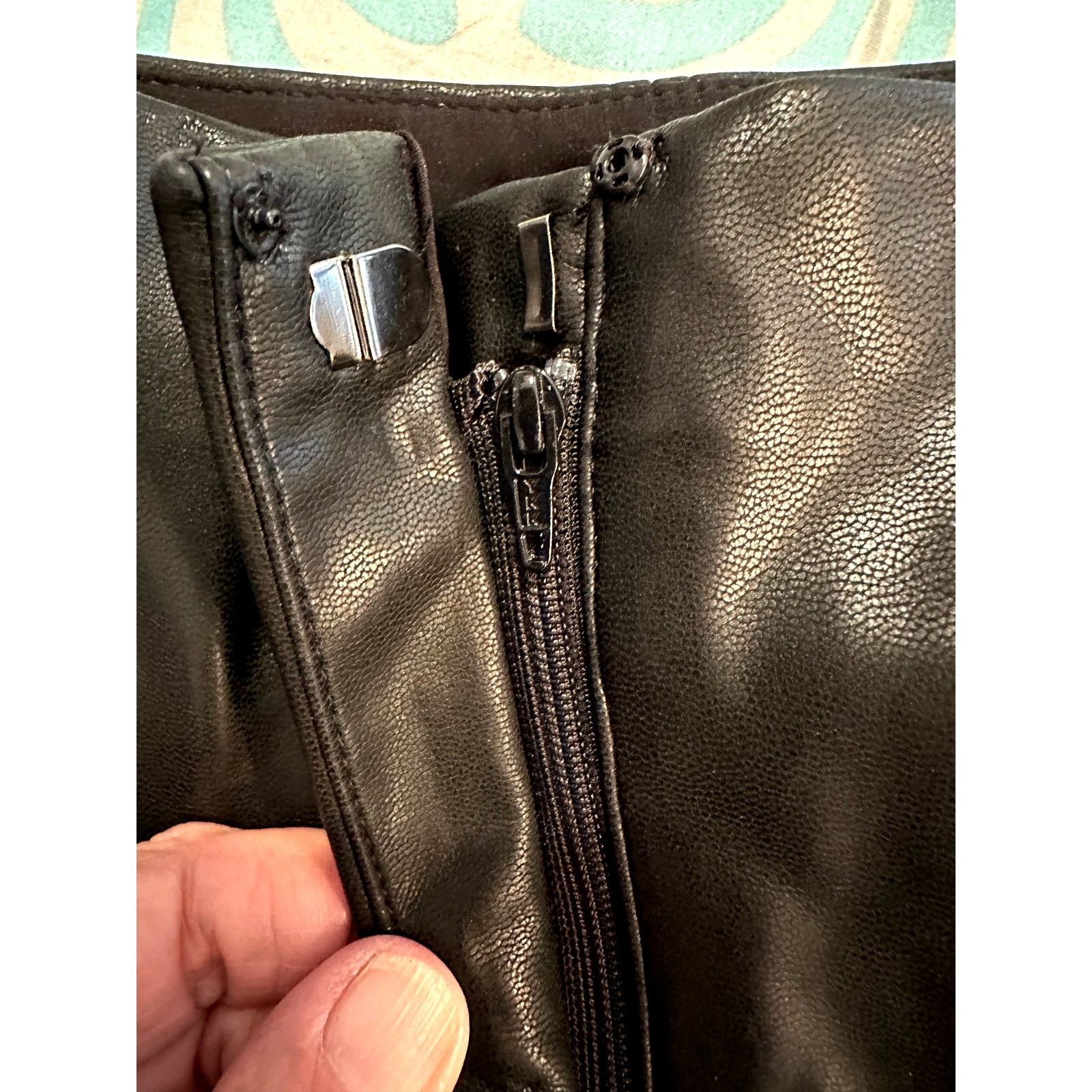 Tanya Taylor Tanya Taylor Adler Faux Leather Pants Bottom Slits Black 18 Size 40" / US 18 - 11 Thumbnail