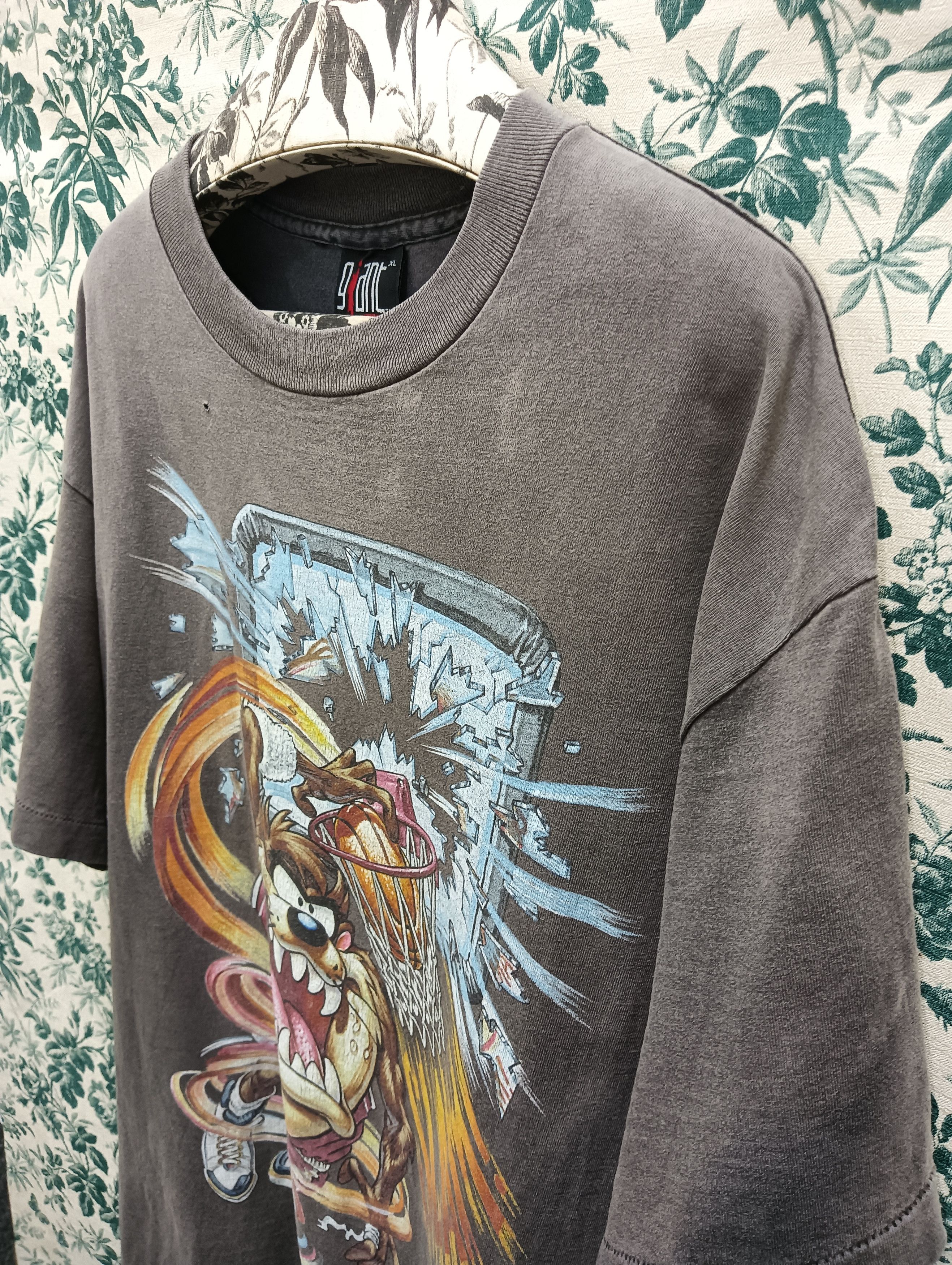 Giant × Vintage × Warner Bros 90s Looney Toons Hoop Slam Tee Size US XL / EU 56 / 4 - 3 Thumbnail