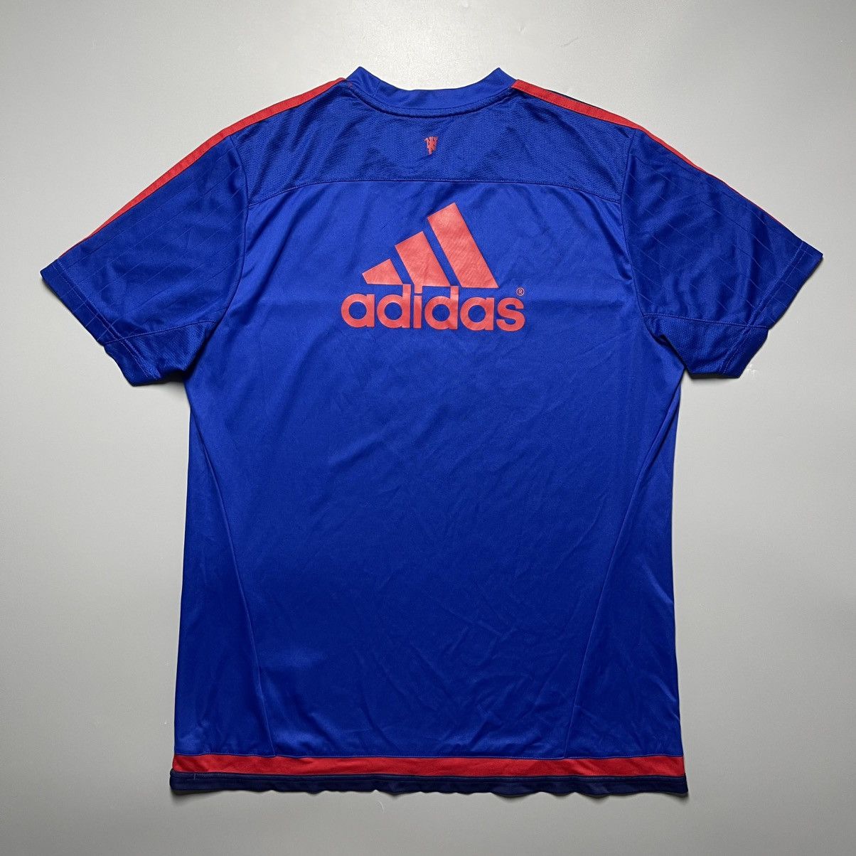 Adidas MANCHESTER UNITED ADIDAS 2015/2016 FOOTBALL TRAINING JERSEY Size US L / EU 52-54 / 3 - 8 Thumbnail