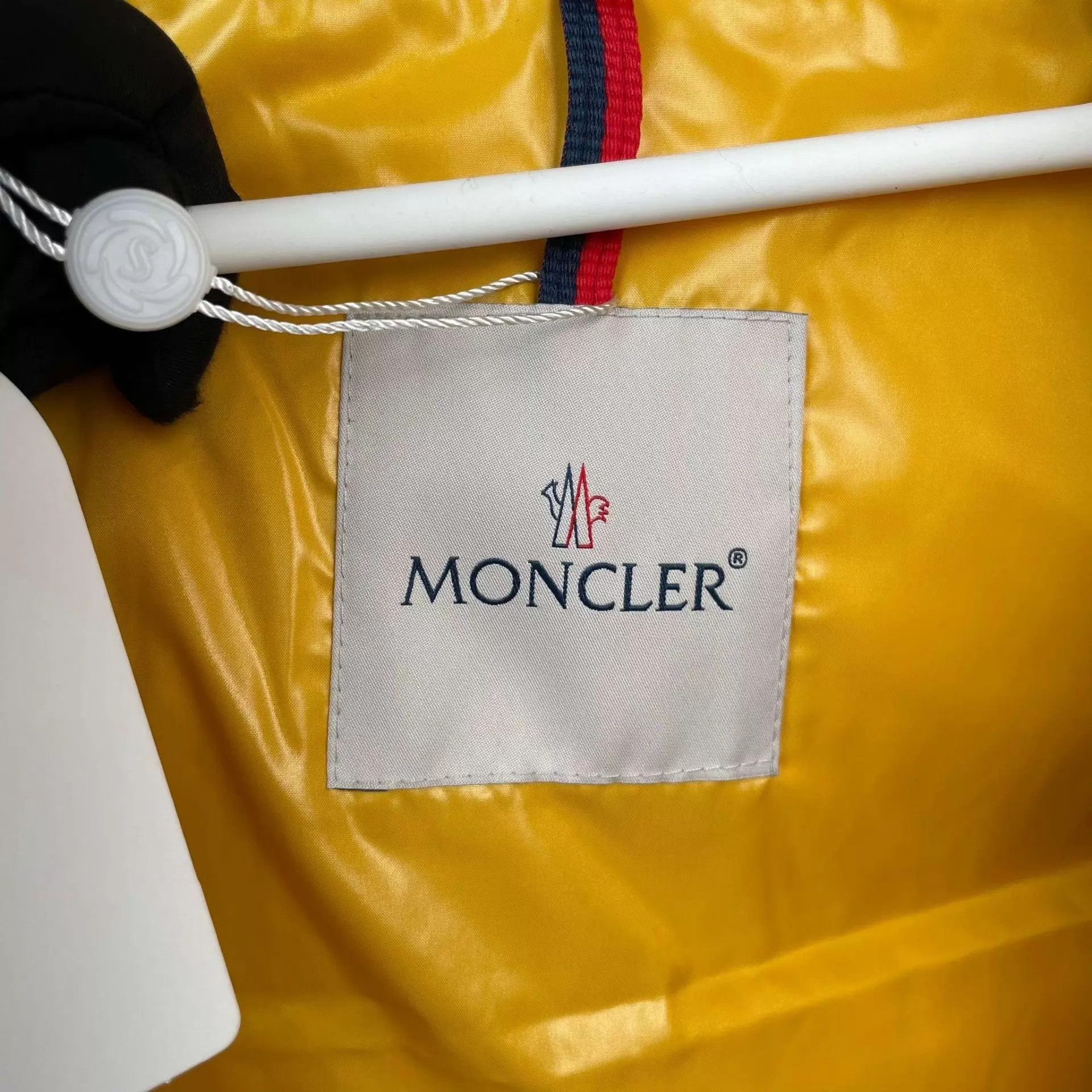 Moncler Moncler longline yellow down vest size 0 Size XS / US 0-2 / IT 36-38 - 8 Thumbnail