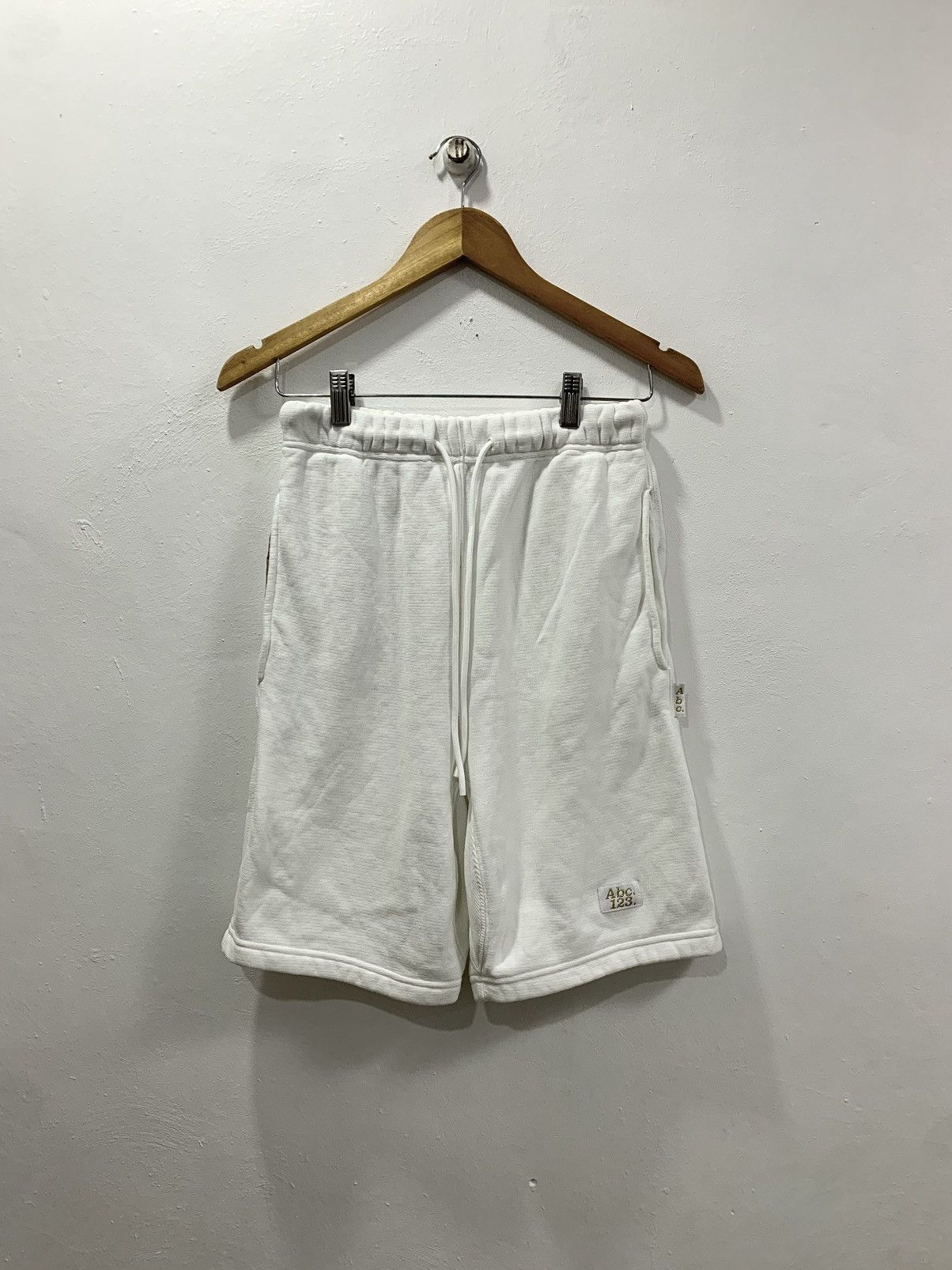 Advisory Board Crystals ADVISORY BOARD CRYSTALS SWEAT-SHORTS Size US 32 / EU 48 - 1 Thumbnail