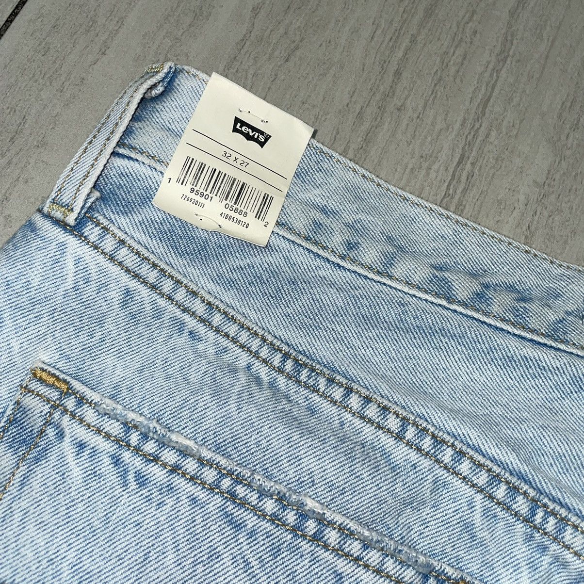 Levi's Levi’s Loose Fit LightWash Denim Size US 34 / EU 50 - 6 Thumbnail