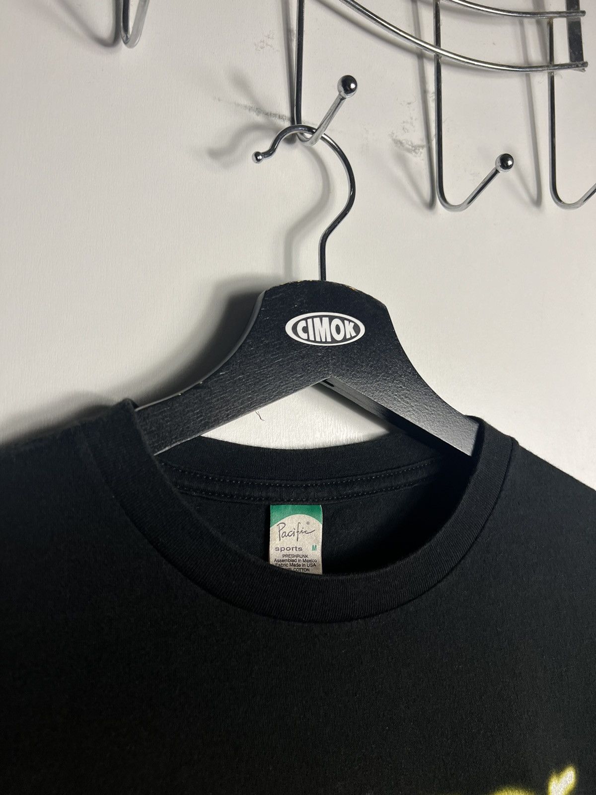 Band Tees × Vintage Vintage 2000s Weezer Band Tshirt Size US M / EU 48-50 / 2 - 3 Thumbnail