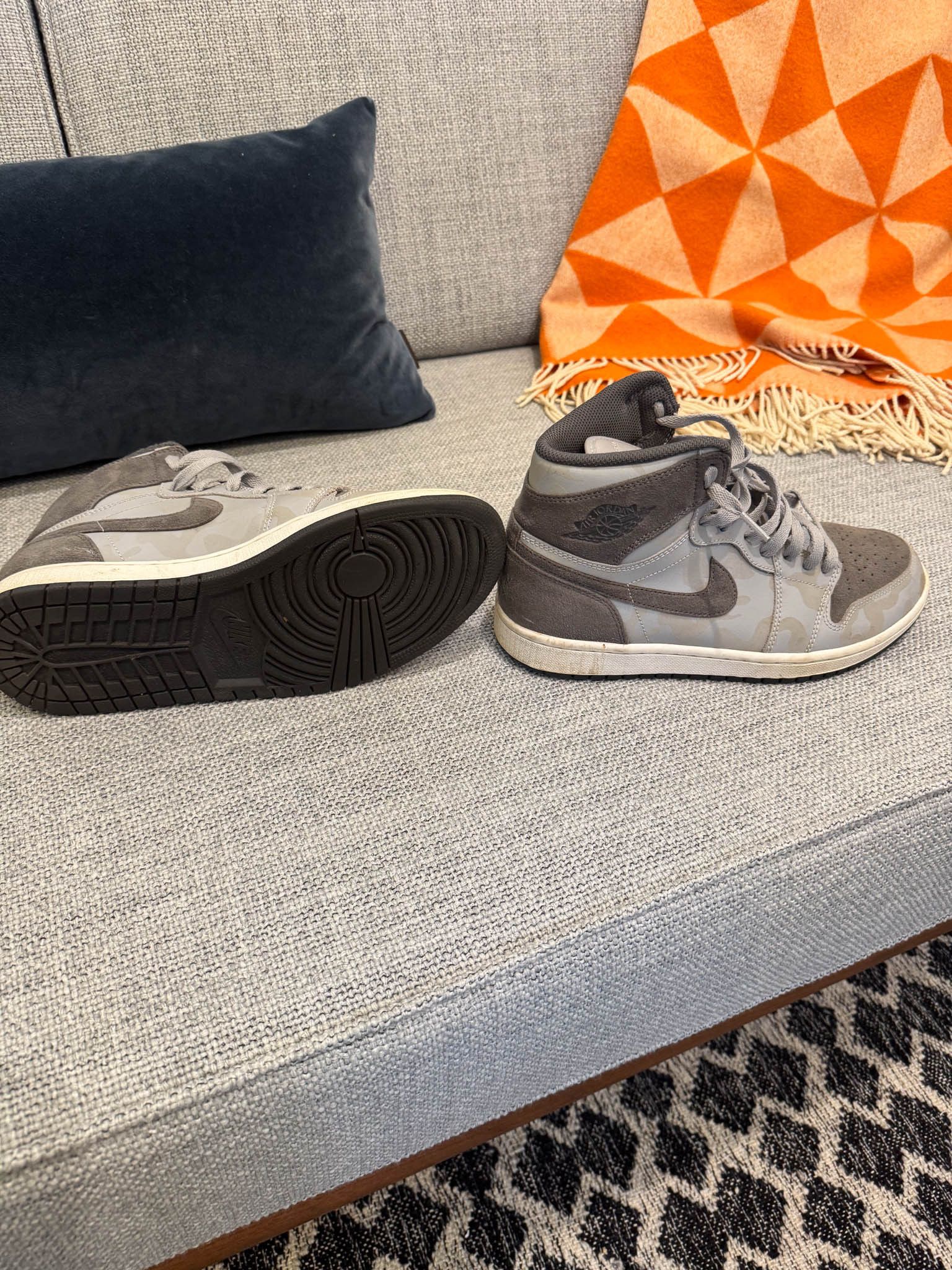 Jordan Brand Jordan 1 wolf gray 3M Size US 8 / EU 41 - 1 Thumbnail