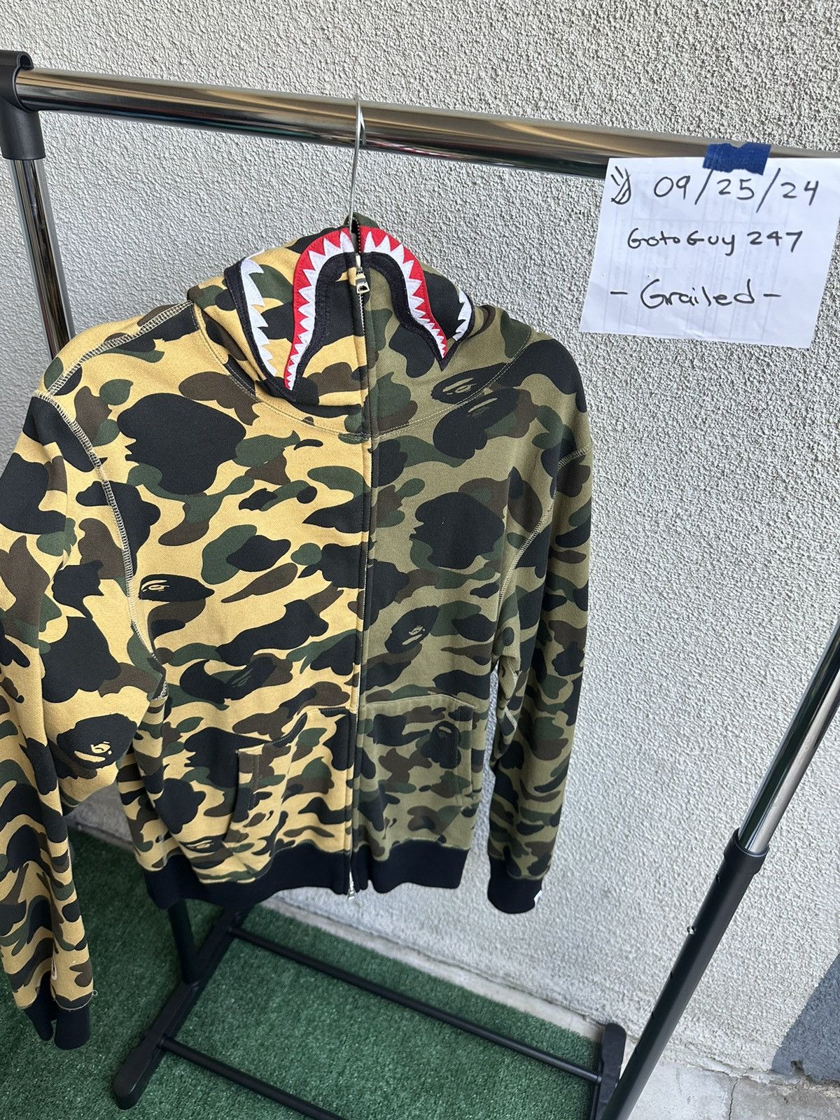 Bape **BAPE Split Camo Shark Hoodie** Size US XXL / EU 58 / 5 - 4 Thumbnail