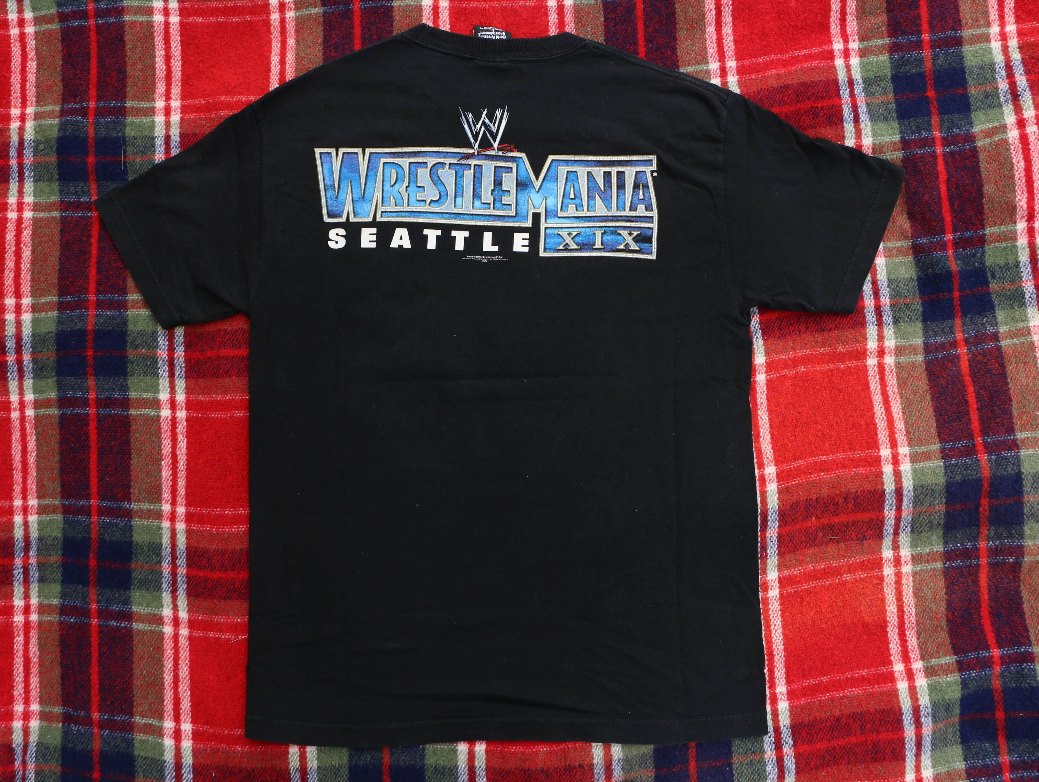 WWE WrestleMania XIX Shirt WWE 2003 The Rock Austin Hogan Size US L / EU 52-54 / 3 - 4 Thumbnail