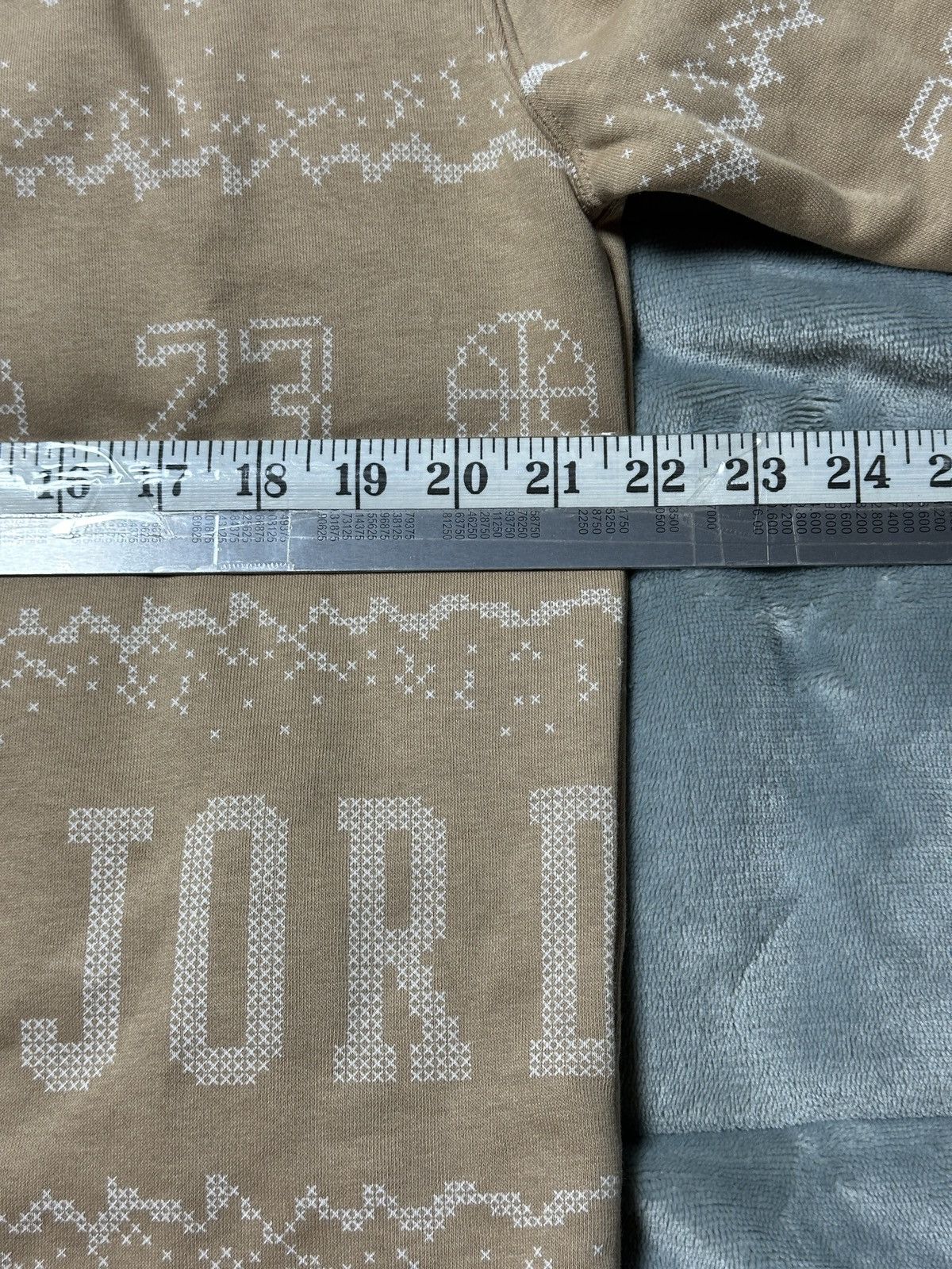 Jordan Brand Jordan Ugly Sweater Holiday Crewneck Size XL Hemp Sweatshirt Size US XL / EU 56 / 4 - 5 Thumbnail