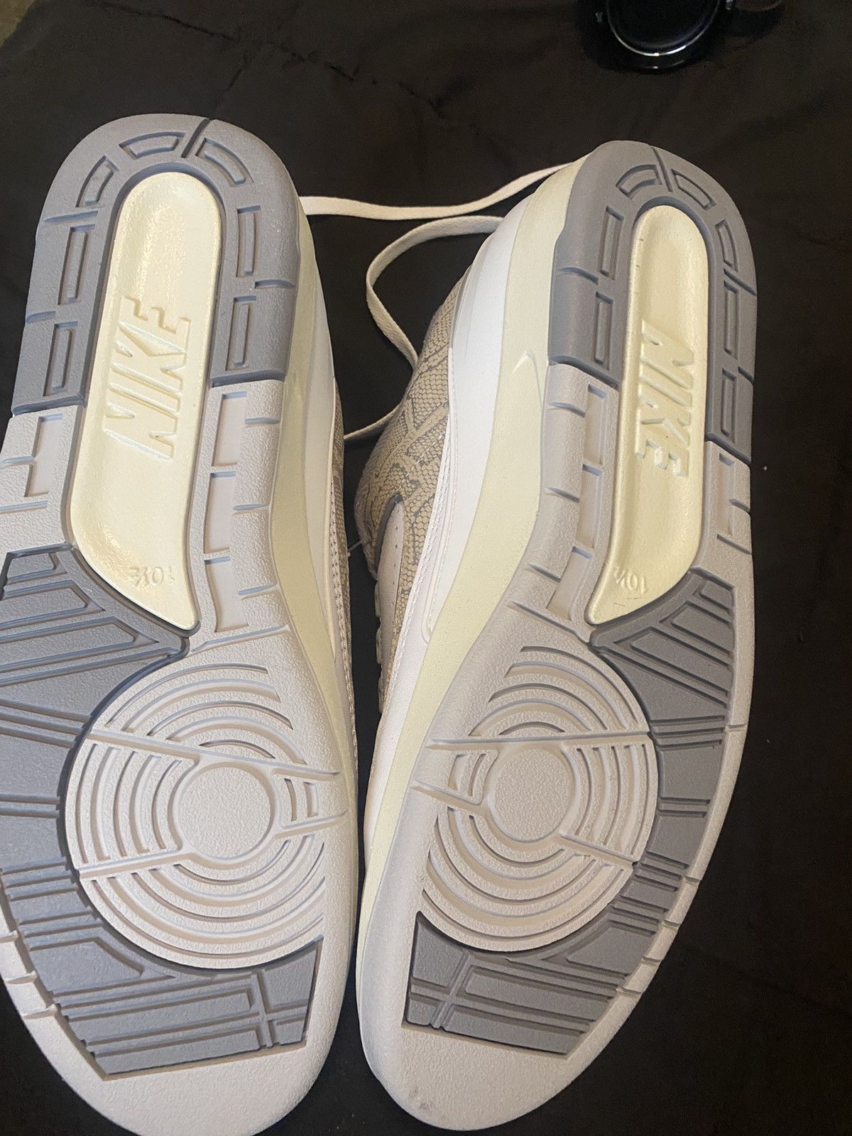 Jordan Brand × Nike Air Jordan 2 Retro Low Python Size US 10.5 / EU 43-44 - 4 Thumbnail