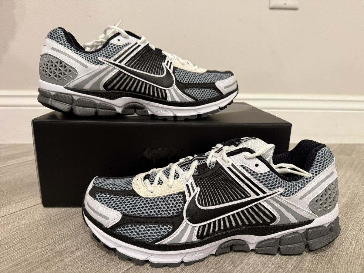 Nike Air Zoom Vomero 5 SE SP Dark Grey Black White Size 12