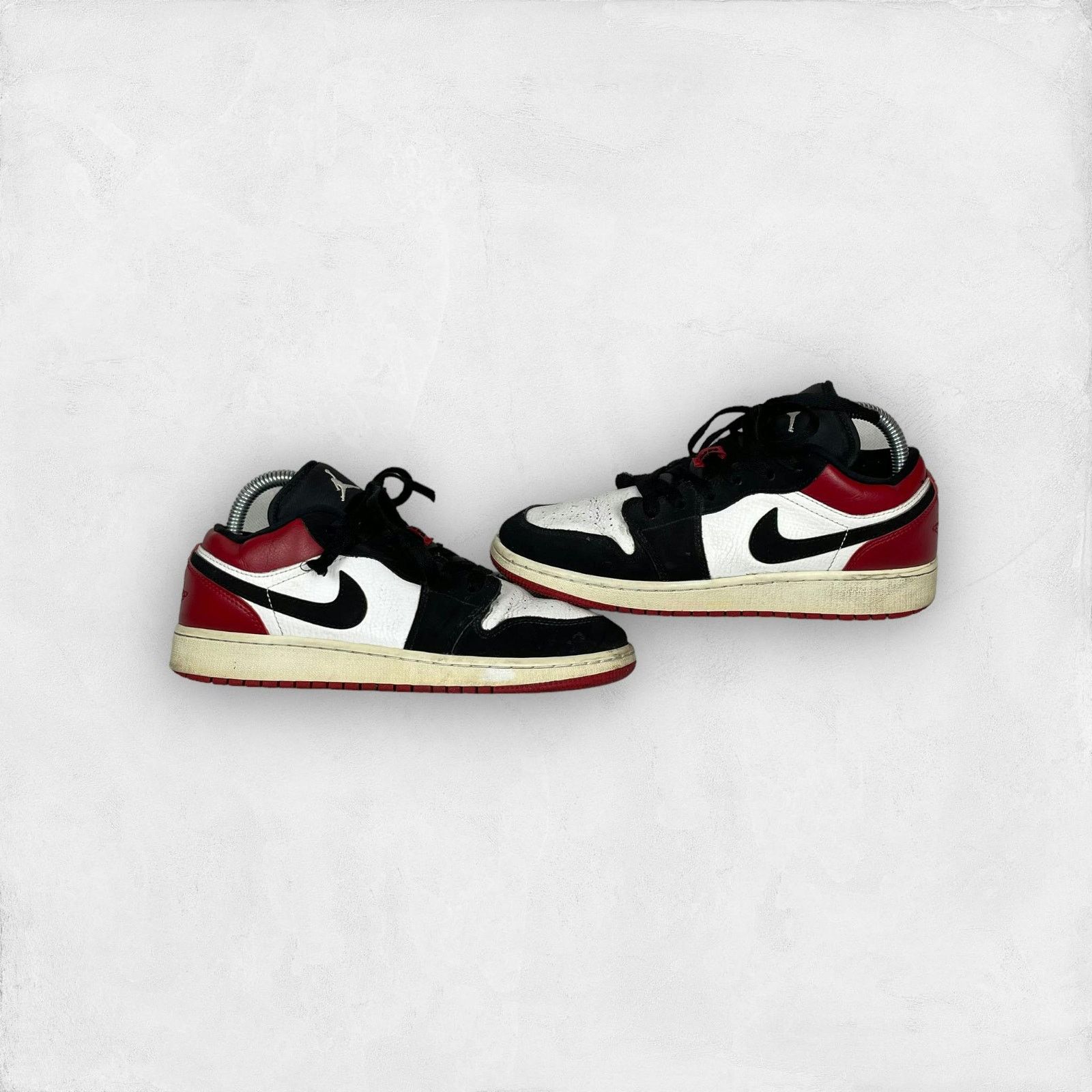 Nike Nike Air Jordan 1 Low GS 553560-116 Leather Sneakers 5.5 Size US 5.5 / EU 38 - 1 Thumbnail