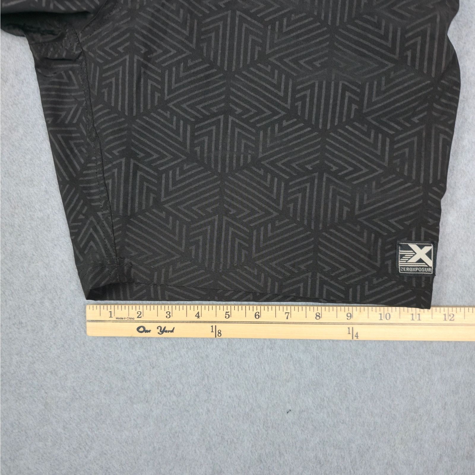 ZeroXposur NWT ZeroXposur Mens Large UV Black Lined Swim Trunks Size US 37 - 20 Thumbnail