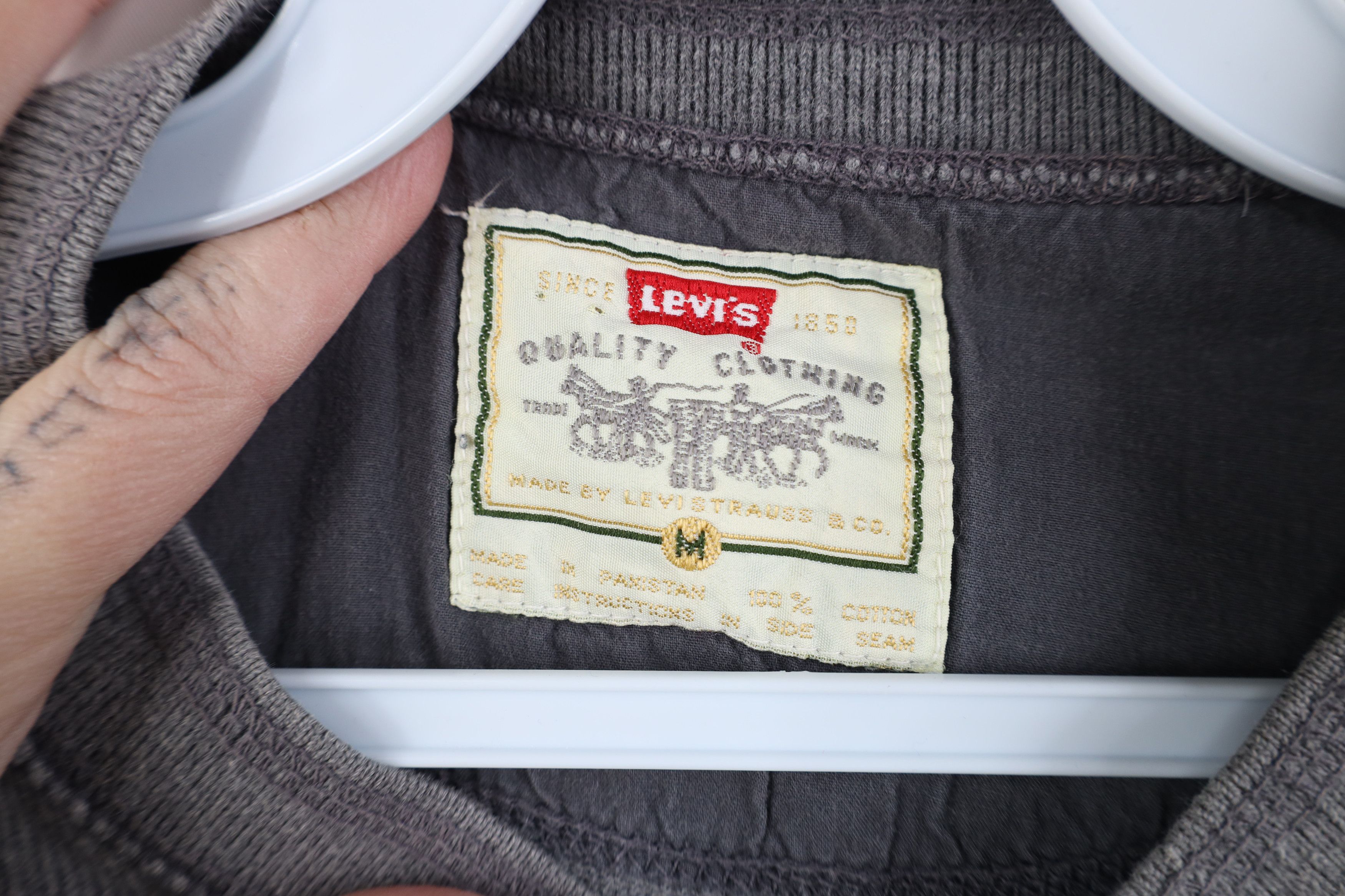 Levi's Vintage 90s Levis Ribbed Knit Long Sleeve Henley T-Shirt Size US M / EU 48-50 / 2 - 5 Thumbnail
