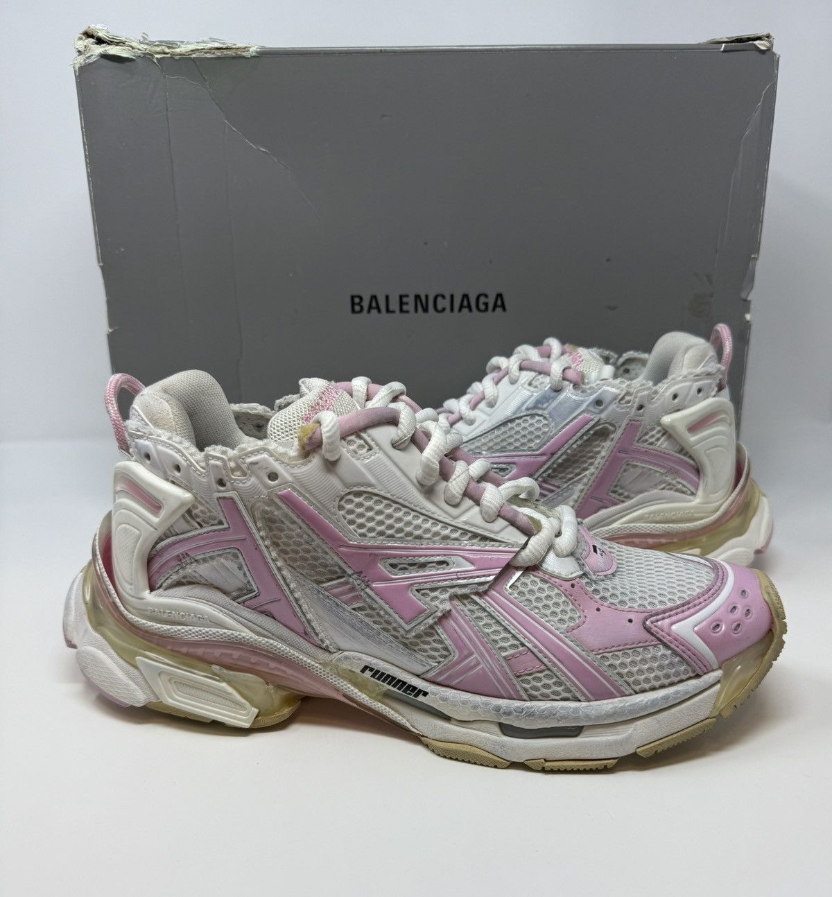 Balenciaga Balenciaga Runner Sneaker Pink/White Size US 8 / EU 41 - 1 Thumbnail