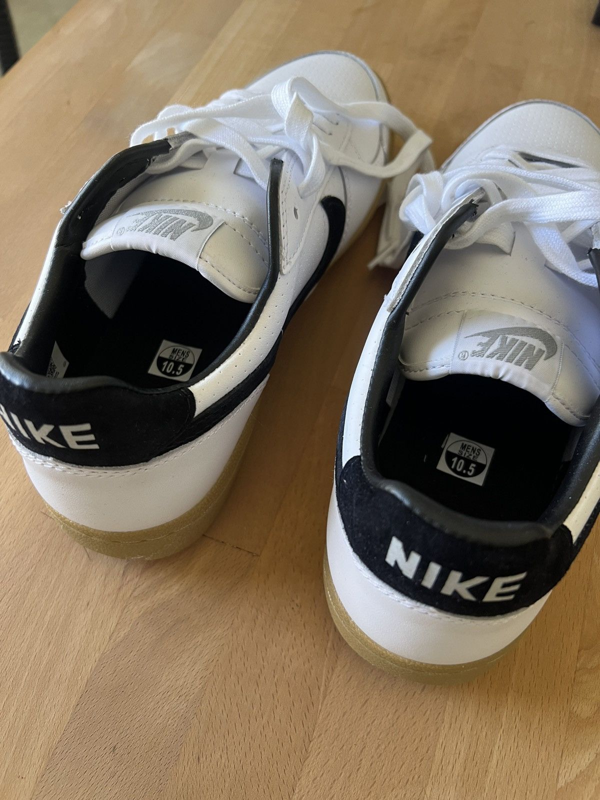 Nike Classic Nikes Size US 10.5 / EU 43-44 - 3 Thumbnail