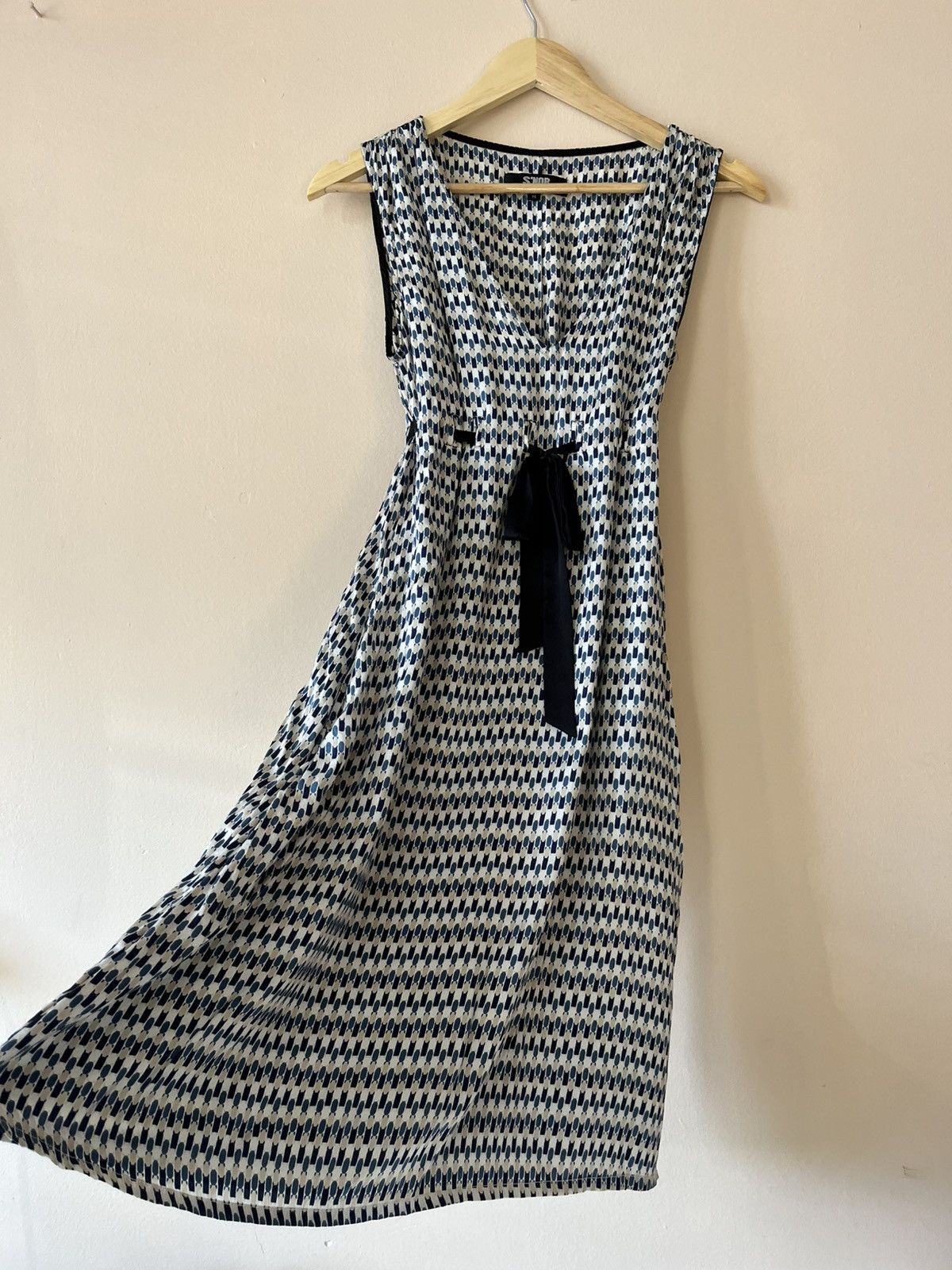 Vintage Classy 100% silk dress with silk belt Size M / US 6-8 / IT 42-44 - 1 Thumbnail