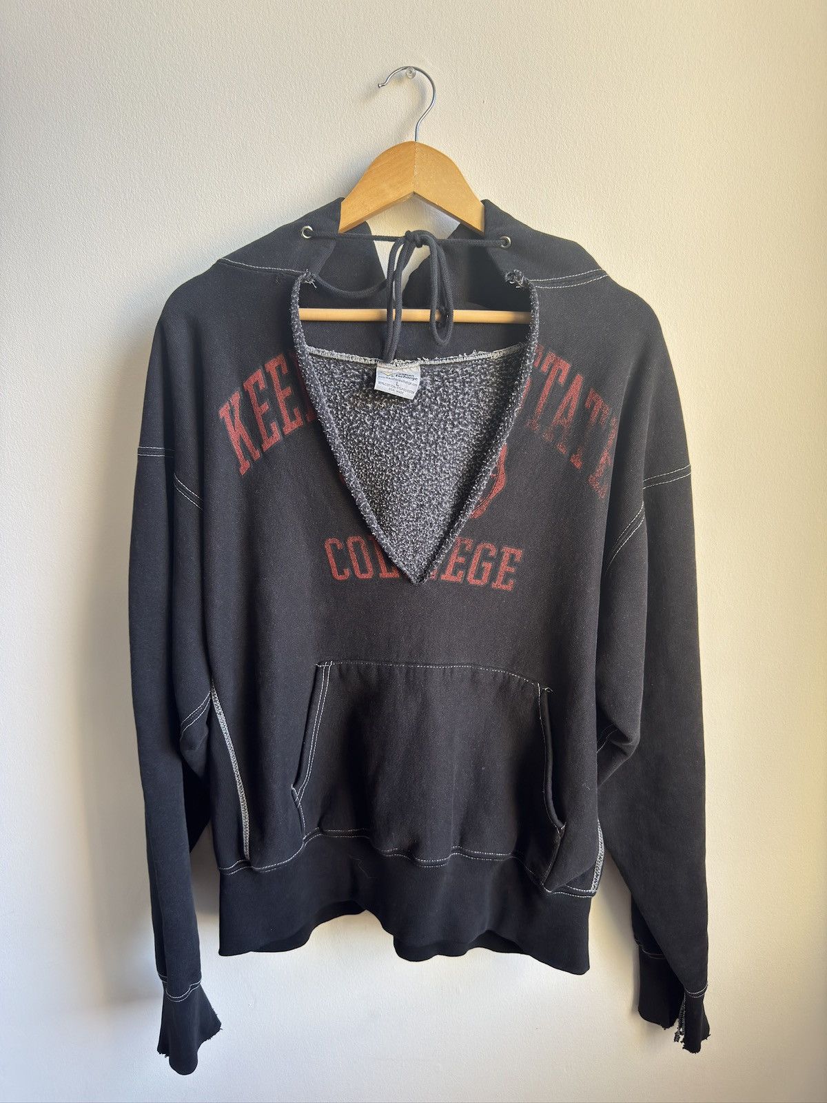 Vintage very destroyed hoodie 90s Size US L / EU 52-54 / 3 - 1 Thumbnail