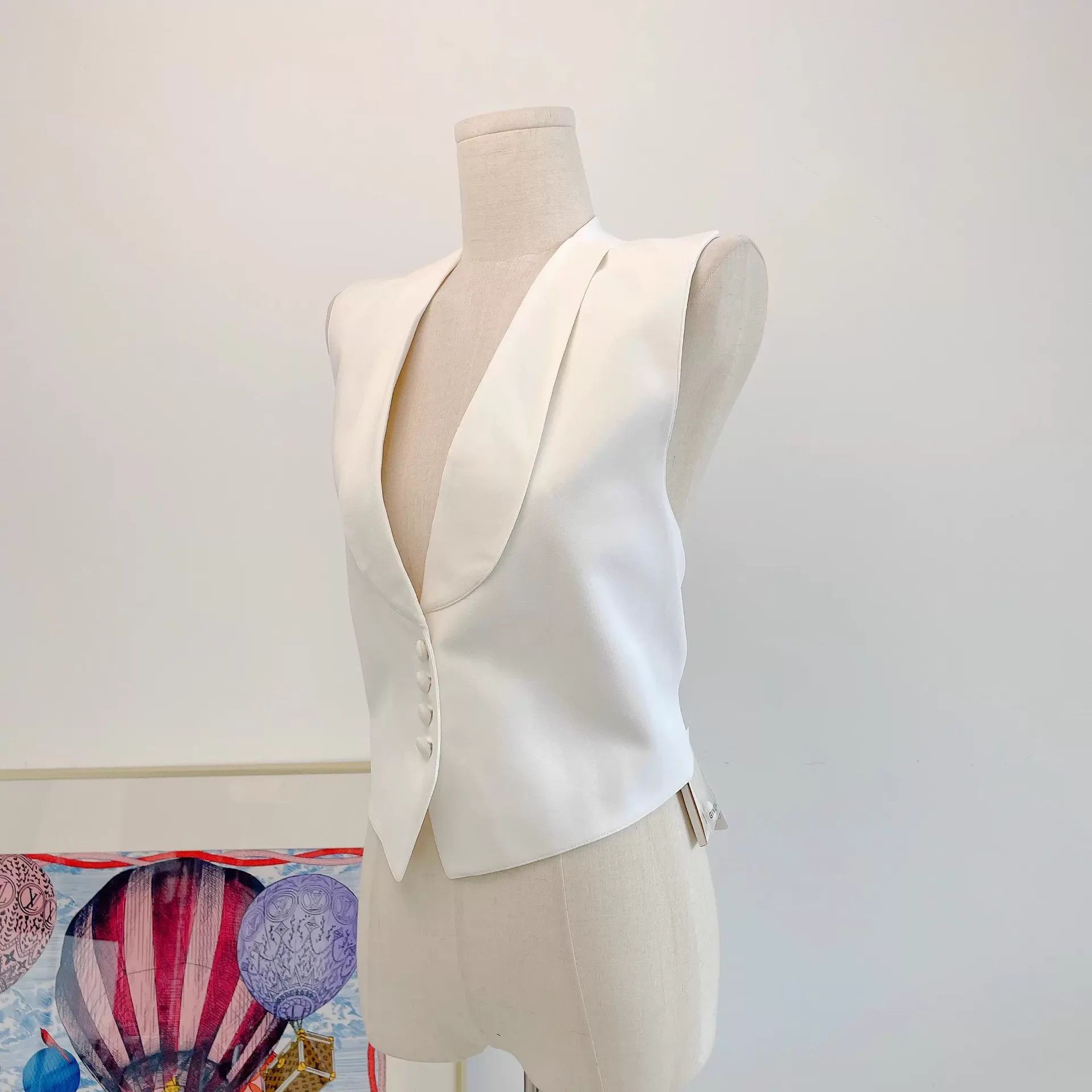 Givenchy Givenchy White Open Back Top 36 Size XS / US 0-2 / IT 36-38 - 4 Thumbnail