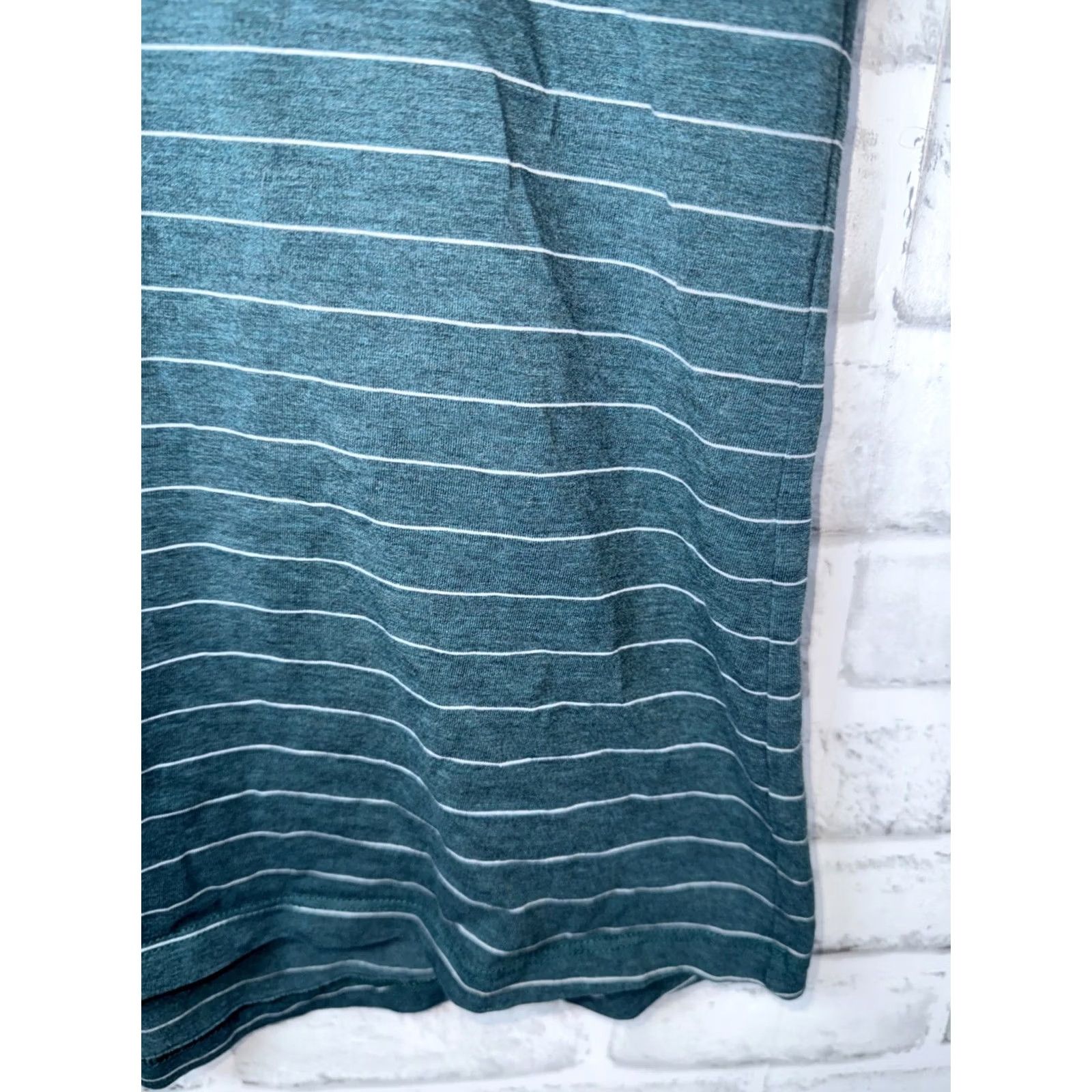 Lululemon Lululemon Short Sleeve Crew Neck Green Striped T Shirt Mens M Athletic Activewear Size US M / EU 48-50 / 2 - 4 Thumbnail