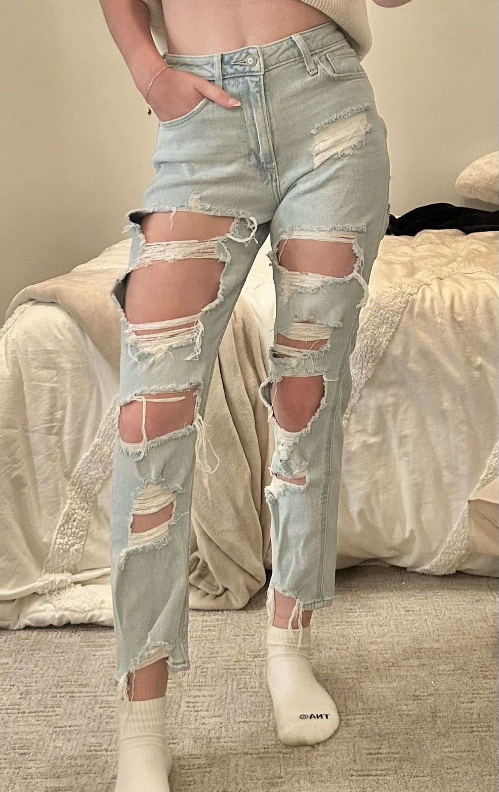 Hollister Hollister light washed ripped straight jeans Size 24" / US 00 / IT 34 - 1 Thumbnail