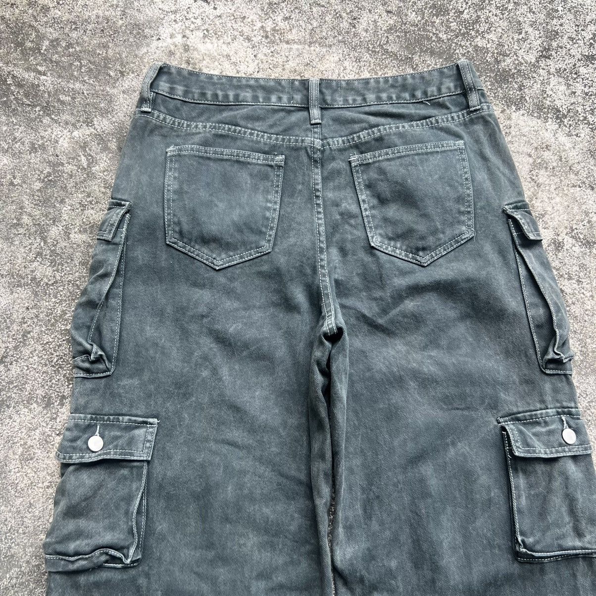 Fashion Nova “y2k style” FASHION NOVA BAGGY CARGO PANTS TECHWEAR STYLE Size US 34 / EU 50 - 15 Thumbnail