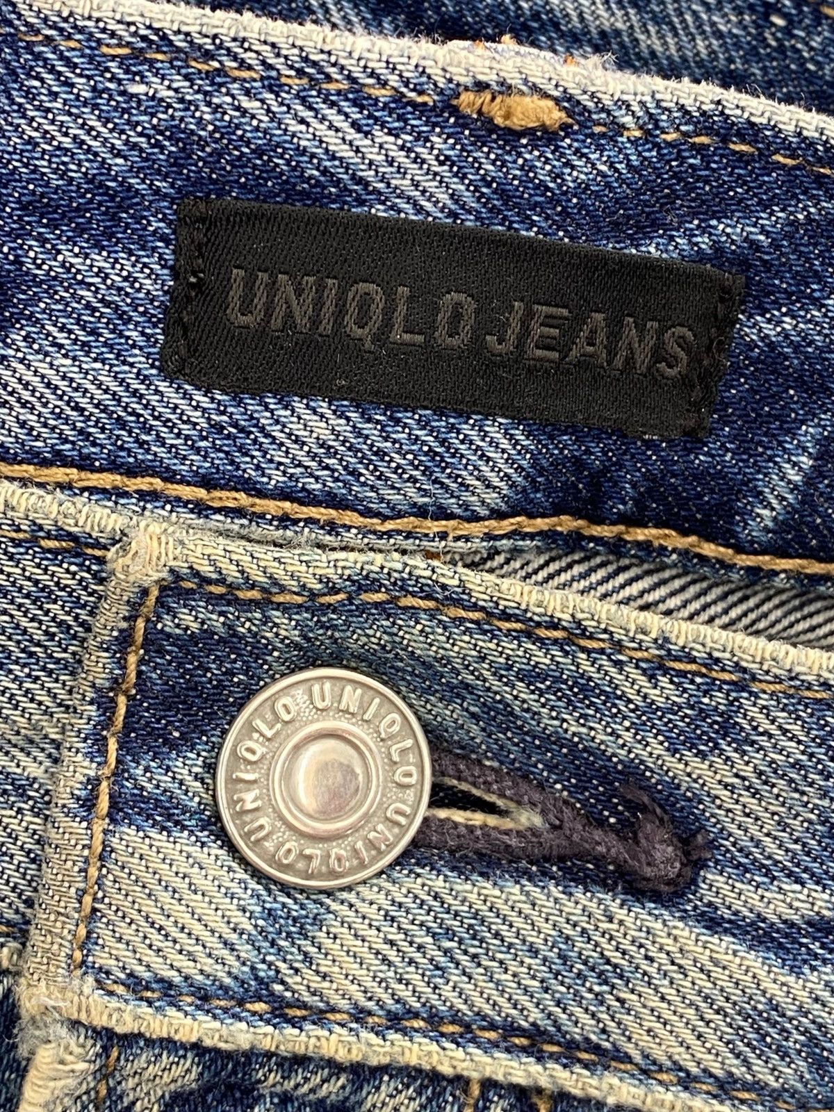 Uniqlo Uniqlo Faded Blue Wash Style Straight Leg Jeans Size US 35 - 11 Thumbnail