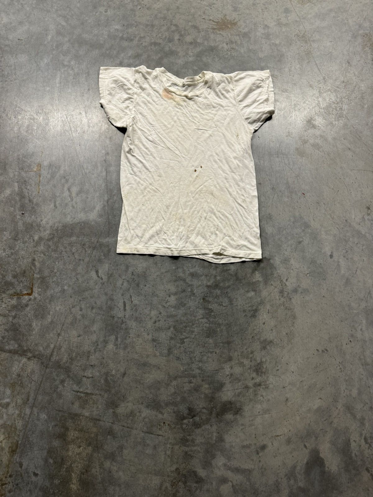 Vintage Vintage 70s Worn White Tee Size US XL / EU 56 / 4 - 1 Thumbnail