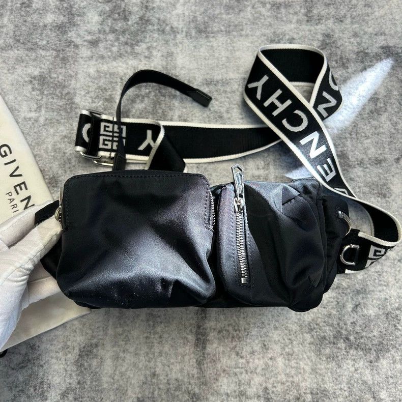 Givenchy Givenchy Classic Black Crossbody Bag 2506-Nextarrow Size ONE SIZE - 3 Thumbnail
