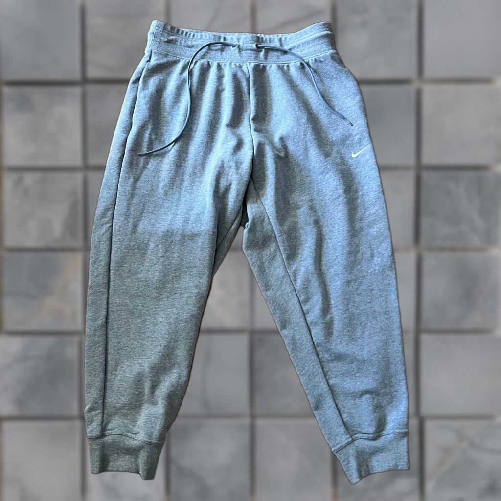 Nike **Nike Plus Gray Womens 0X Jogger Pants** User: New title: **Nike Gray Womens 0X Jogger Pants** Size 40" / US 18 - 1 Thumbnail