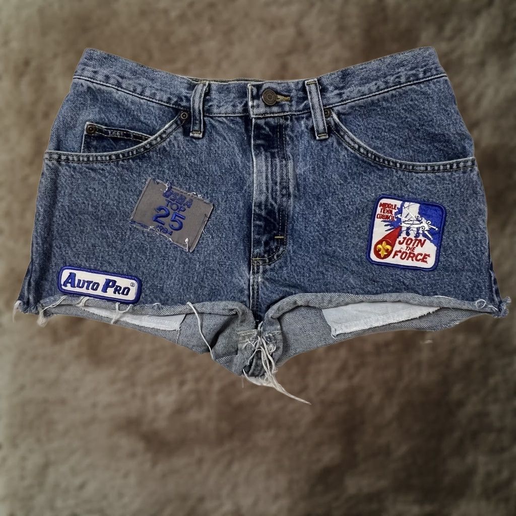 Vintage Womens Lee High Rise Classic Denim Mom Blue Jeans Shorts Size 30 Sublime Patch Size 30" / US 8 / IT 44 - 1 Thumbnail