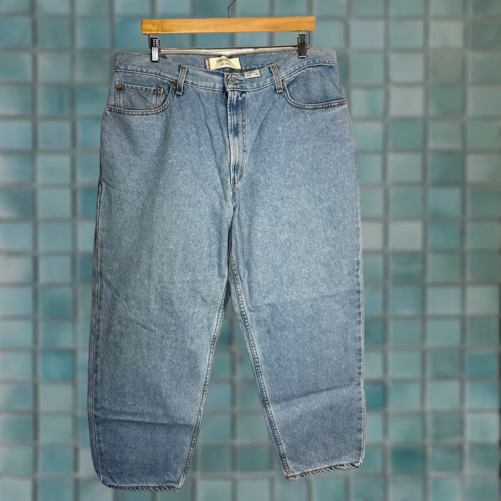 Levi's Levi's 560 Jeans Mens 40x30 Light Wash Tapered Leg 5-Pocket Denim Blue Comfort Fit Regular Inseam 28 Jeans Size US 40 / EU 56 - 1 Thumbnail
