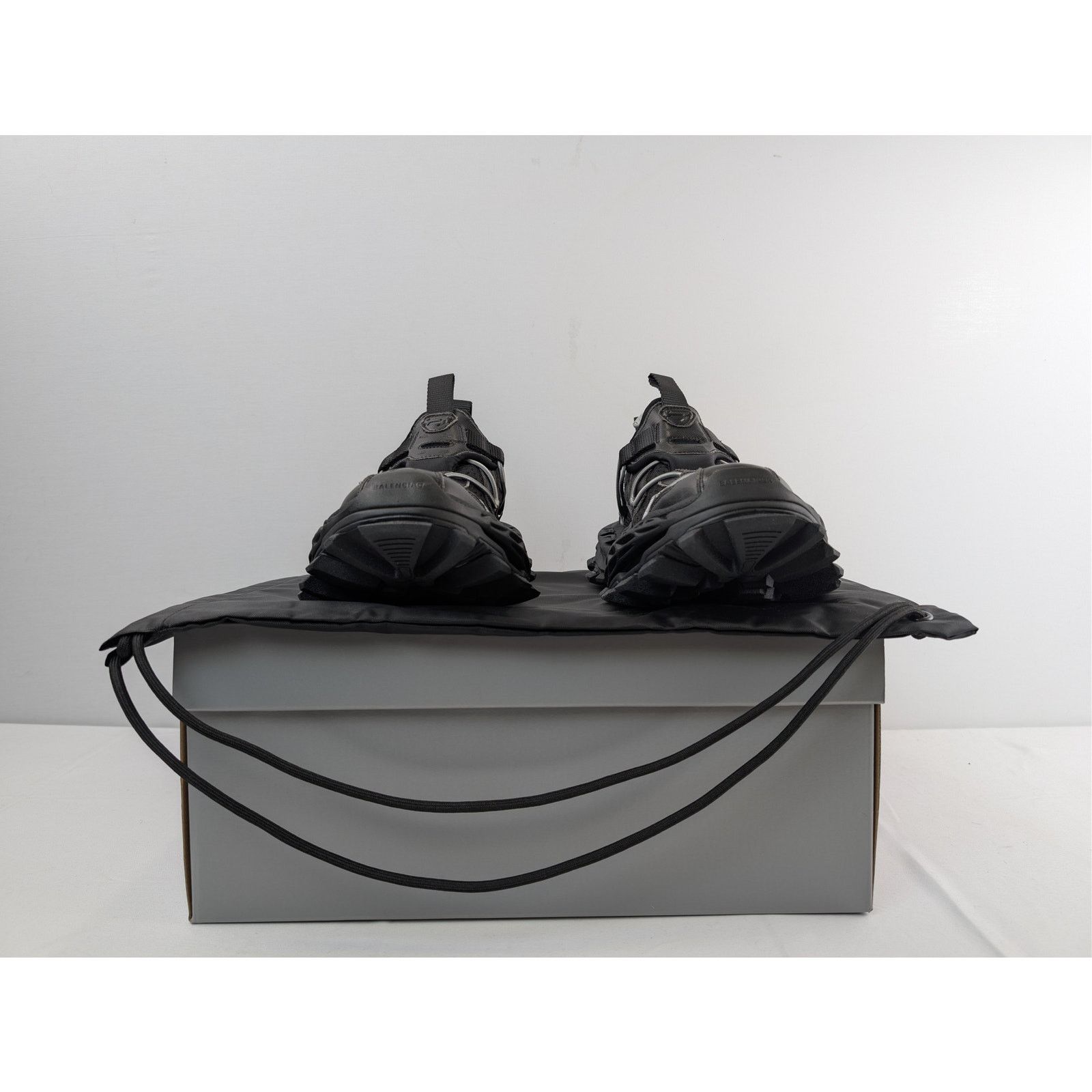 Balenciaga o1rshd1 Hike Low-Top Sneakers in Black Size US 10 / EU 43 - 16 Thumbnail