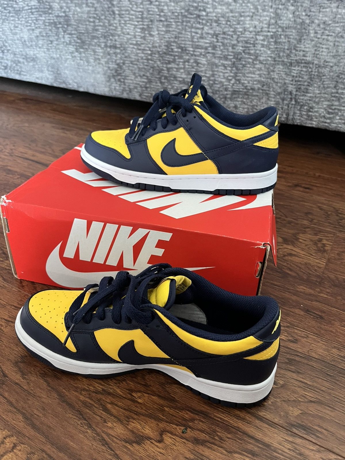 Nike Nike Dunk Low Michigan Youth 6 Size US 8 / IT 38 - 4 Thumbnail