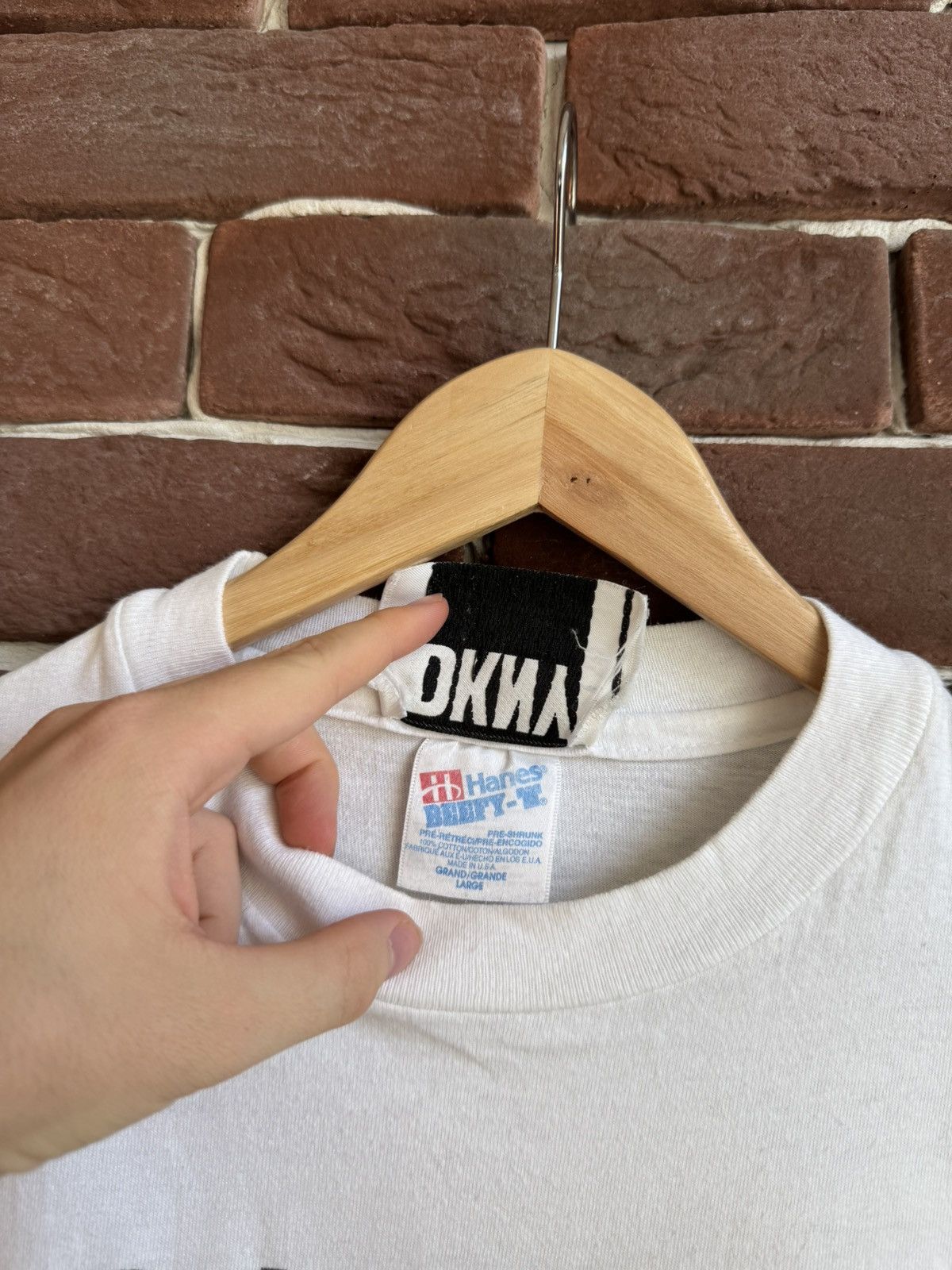DKNY Vintage 90s DKNY Classics Logo Sampe Hype Designer T Shirt L Size US L / EU 52-54 / 3 - 5 Thumbnail