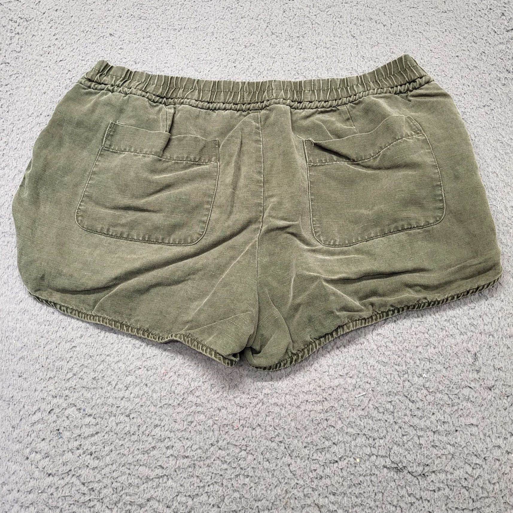 Vintage Wilfred Free Shorts Women's L Army Green Linen Blend Pockets Summer Green Casual Travel Chino Size 36" / US 14 / IT 50 - 2 Thumbnail