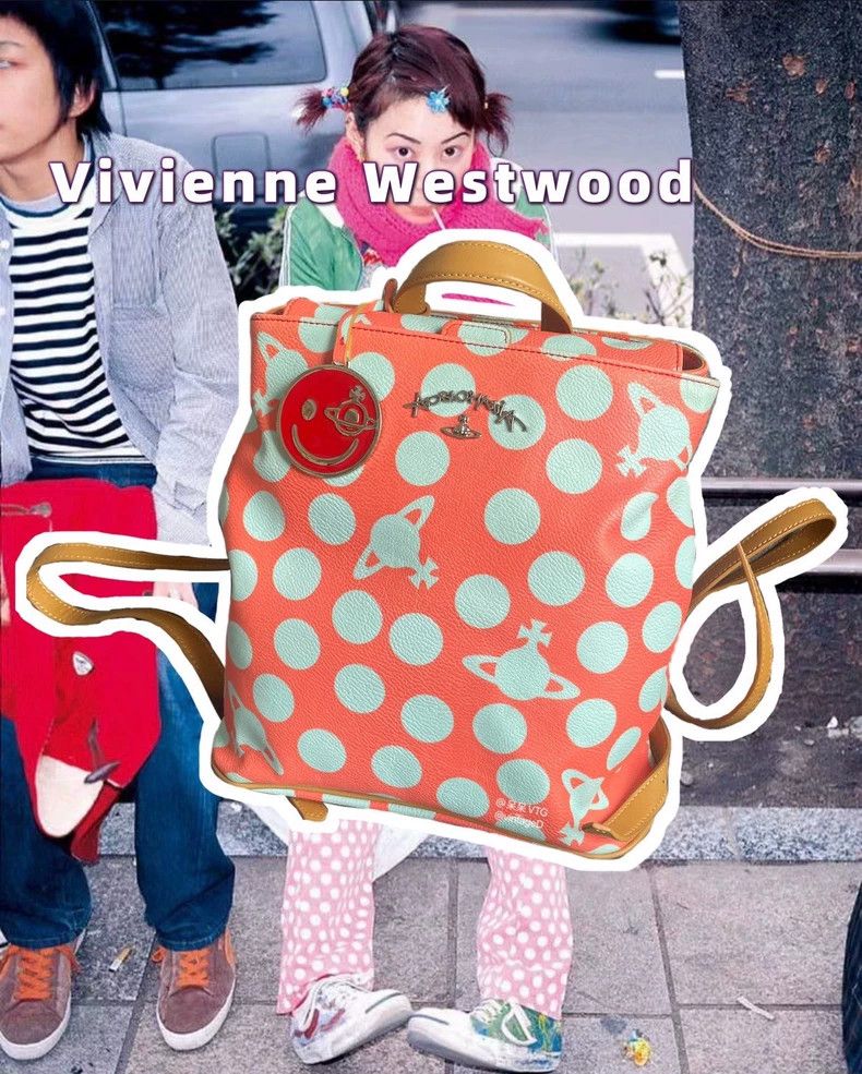 Vivienne Westwood Vivienne Westwood size os Classic Saturn print cute pink ba Size ONE SIZE - 1 Thumbnail