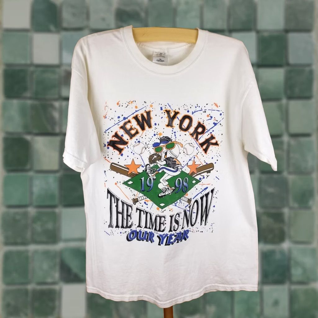 Vintage VINTAGE 1998 NEW YORK THE TIME IS NOW OUR YEAR BASEBALL WHITE T-SHIRT SZ XLARGE Size US XL / EU 56 / 4 - 1 Thumbnail
