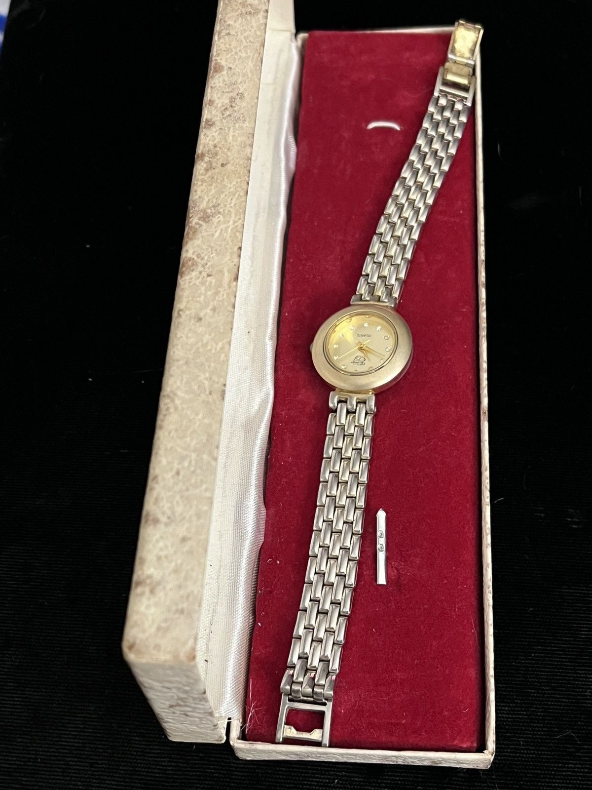 Elizabeth Taylor white diamonds Watch New Battery 90s Promo display picture 2