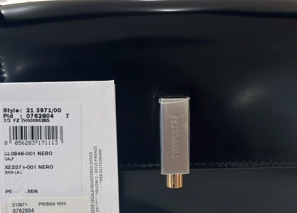 Salvatore Ferragamo o1s1rm0824 Size: OS / Prisma Mini Shoulder Bag in Black Size ONE SIZE - 7 Thumbnail